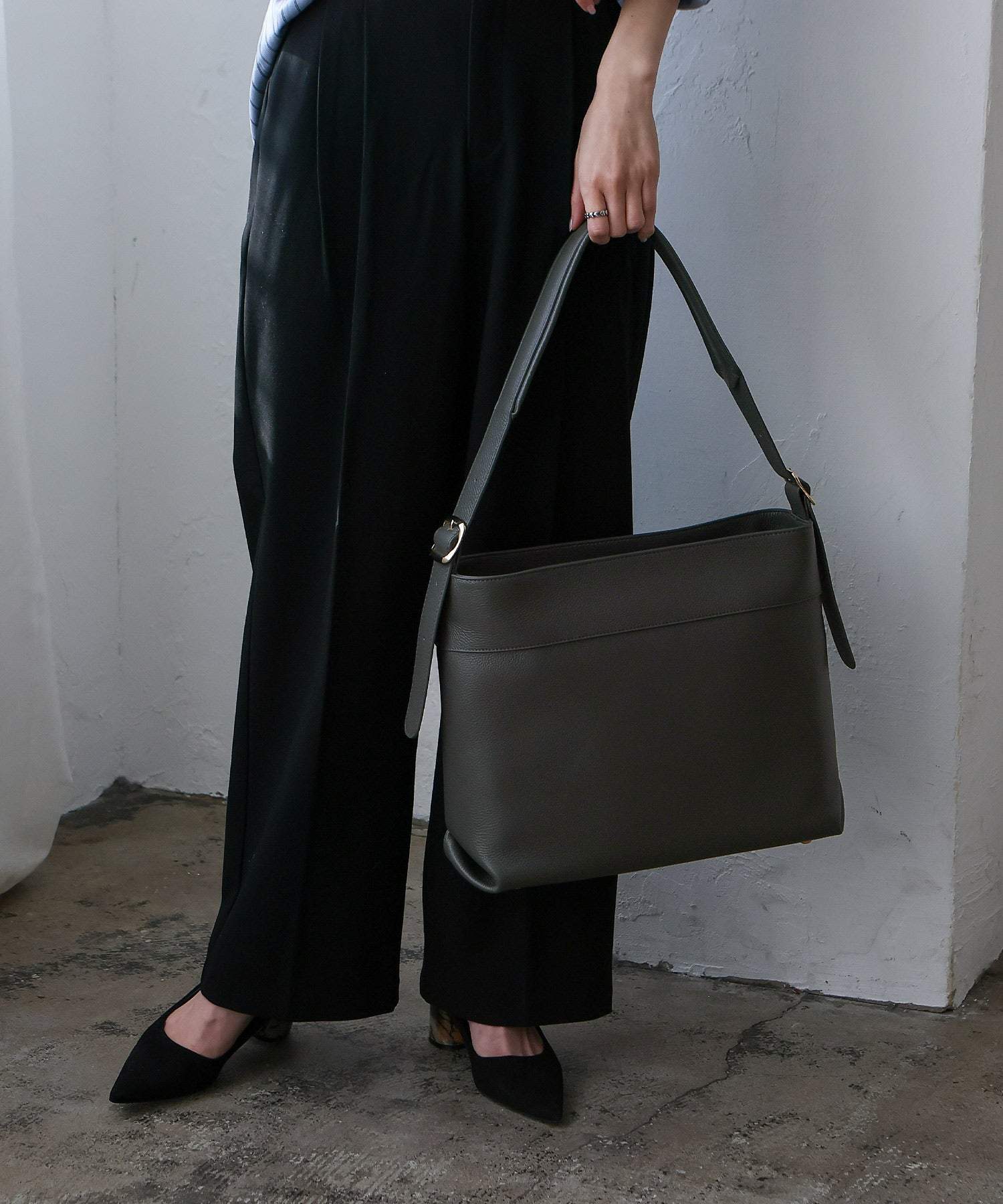 VitaFelice VitaFelice One Handle Genuine Leather Shoulder Tote Bag