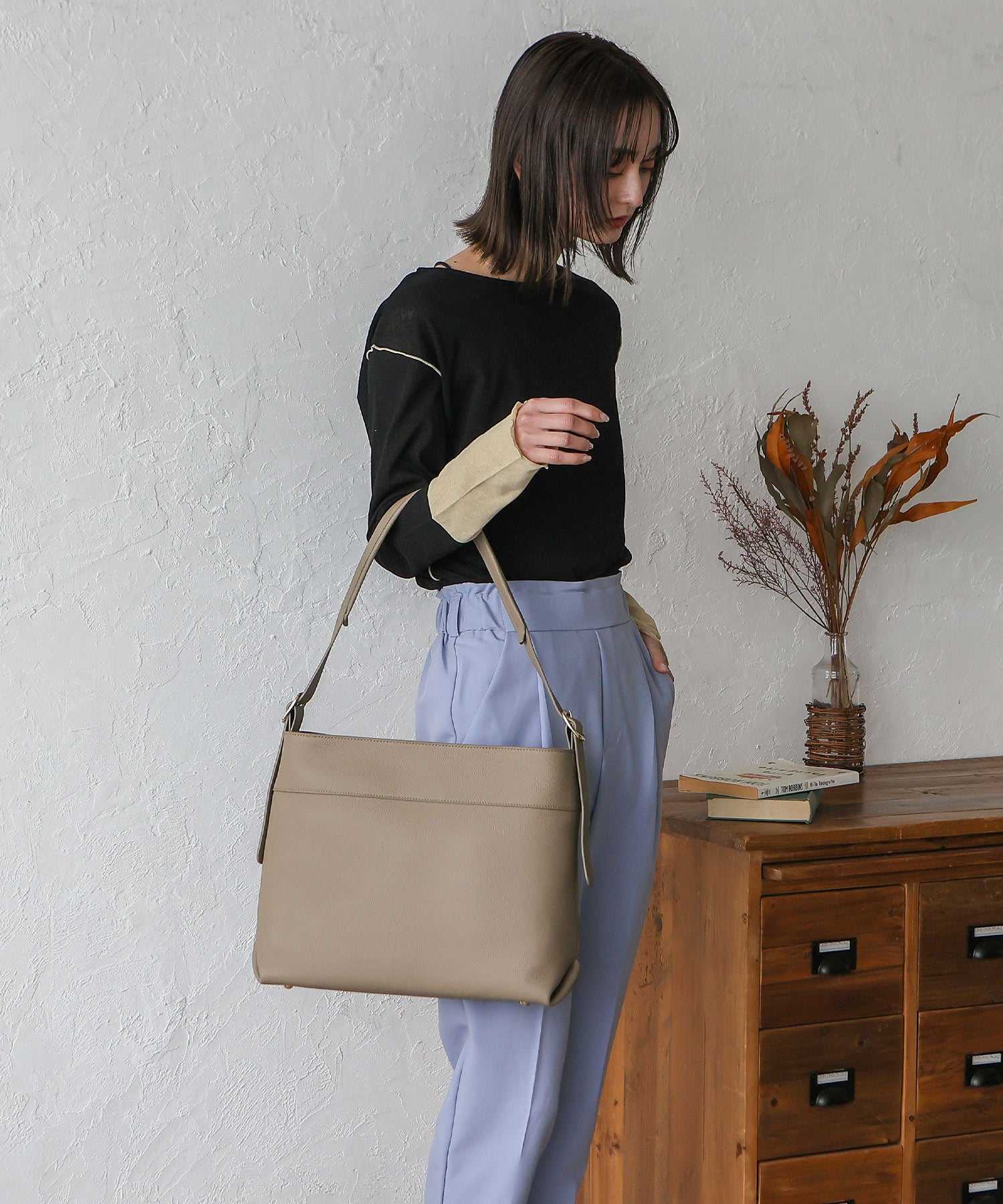 VitaFelice VitaFelice One Handle Genuine Leather Shoulder Tote Bag