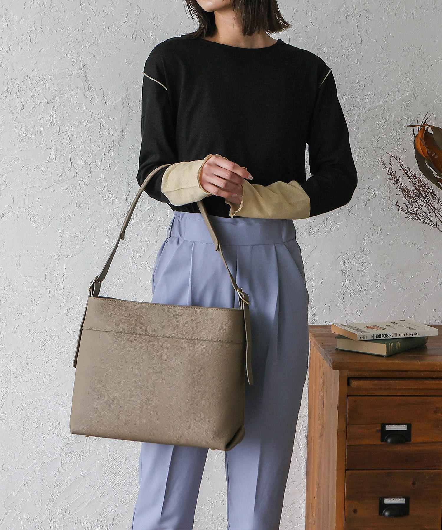 VitaFelice VitaFelice One Handle Genuine Leather Shoulder Tote Bag