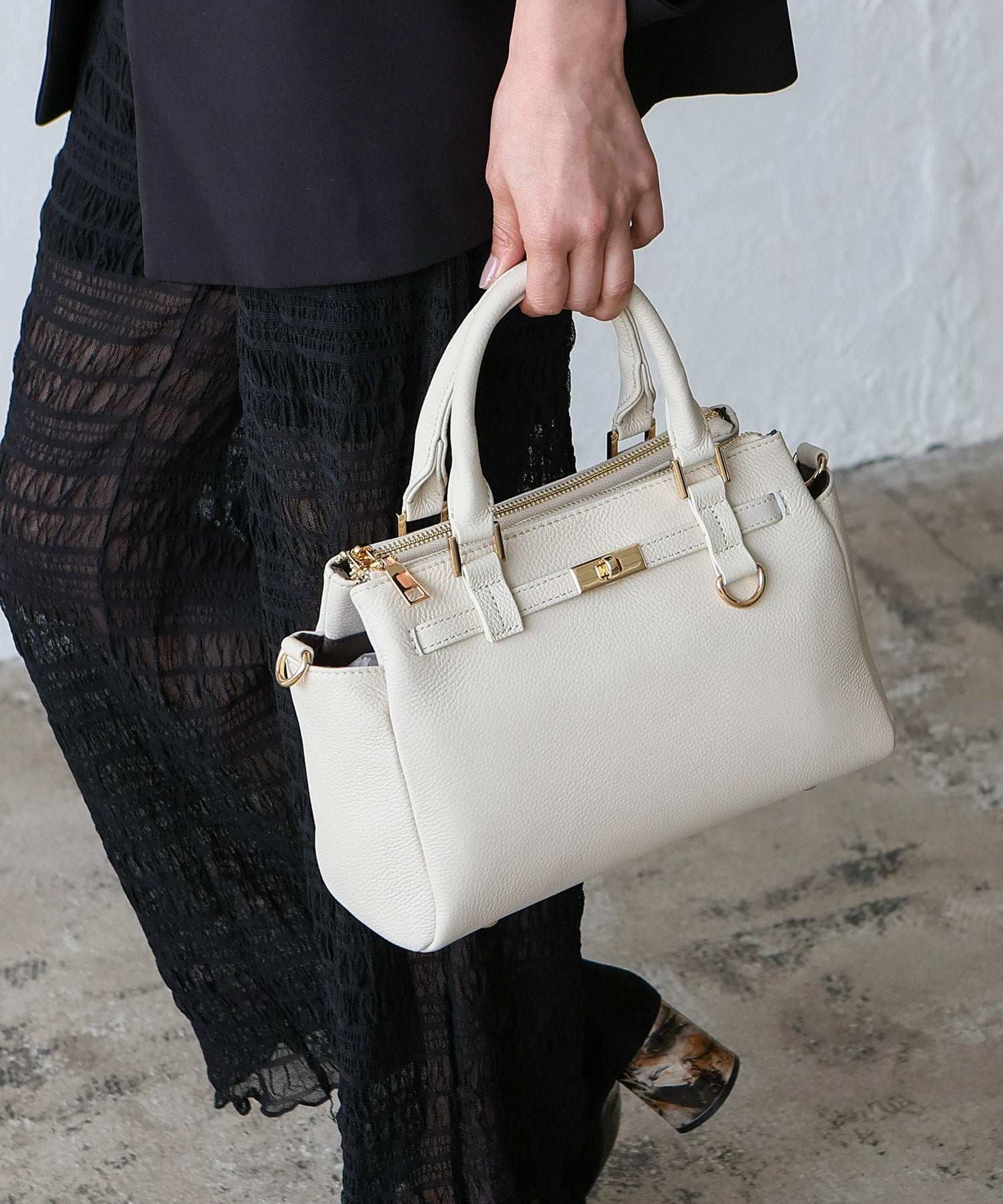 ヴィータフェリーチェ VitaFelice 3スペース本革2wayトートバッグ （OFFWHITE） OFFWHITE