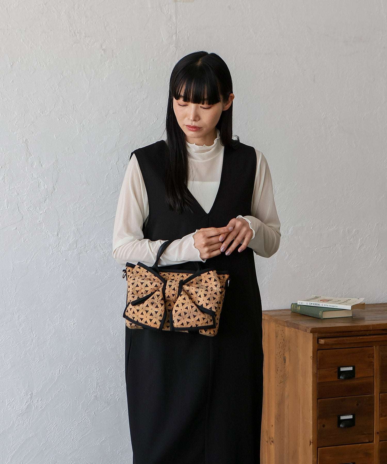 ヴィータフェリーチェ VitaFelice ネオプレーン2wayリボンショルダーバッグ （CORK） CORK