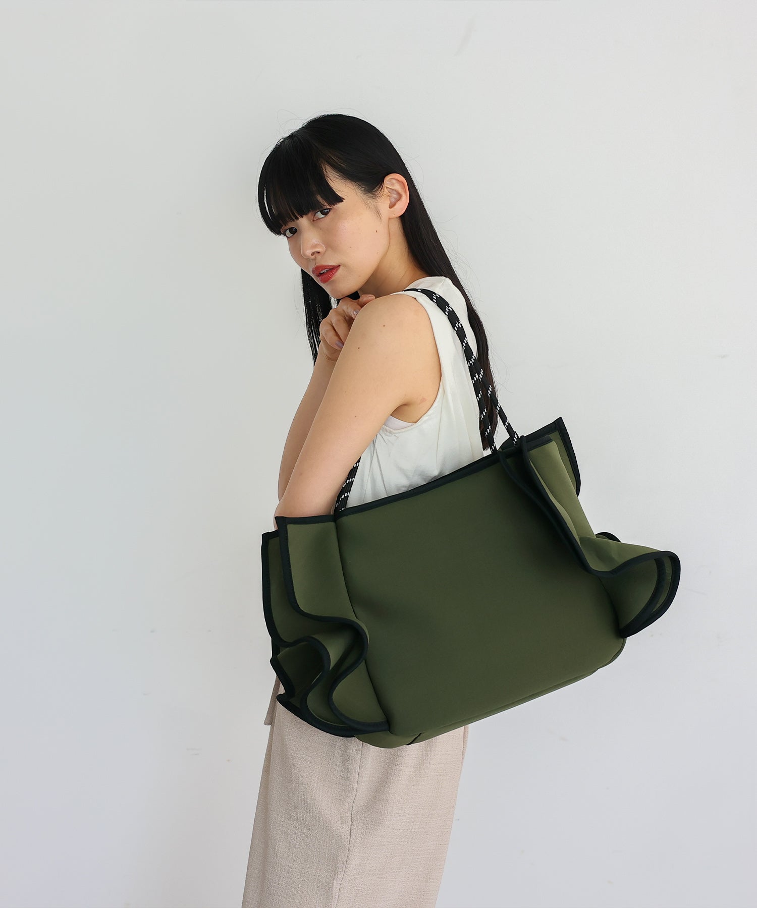 ヴィータフェリーチェ VitaFelice フリルBIGトートバッグ （BLACK） BLACK