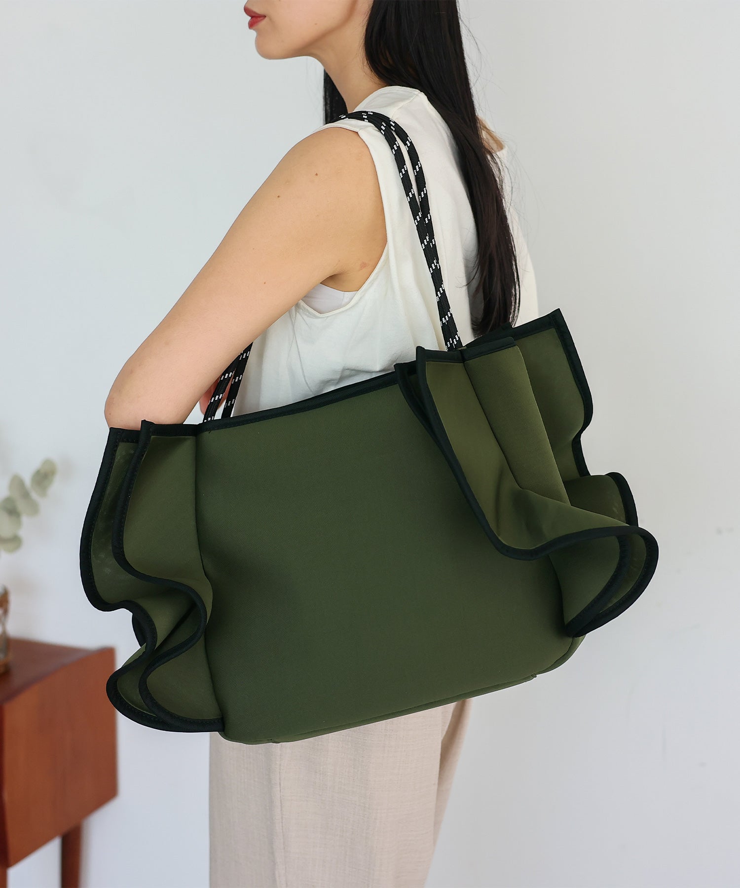 ヴィータフェリーチェ VitaFelice フリルBIGトートバッグ （KHAKI） KHAKI