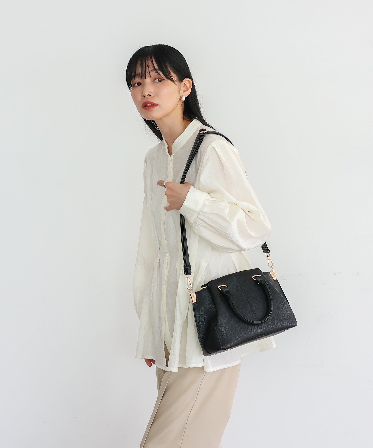ヴィータフェリーチェ VitaFelice サイドタック2WAYハンドバッグ （BLACK） BLACK
