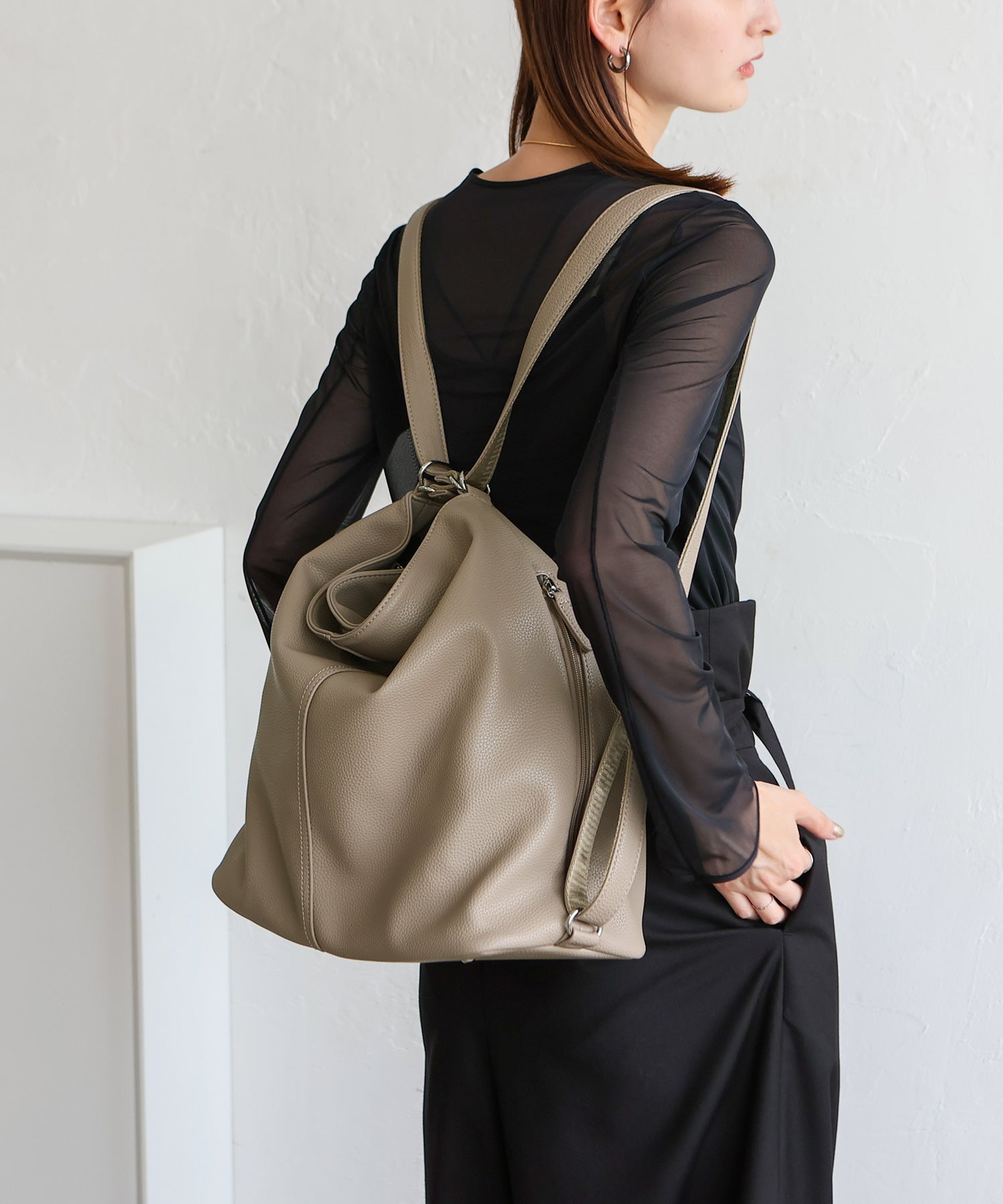ヴィータフェリーチェ VitaFelice 【1秒でリュック⇔ショルダー】ソフト3WAYリュックサック （BLACK） BLACK
