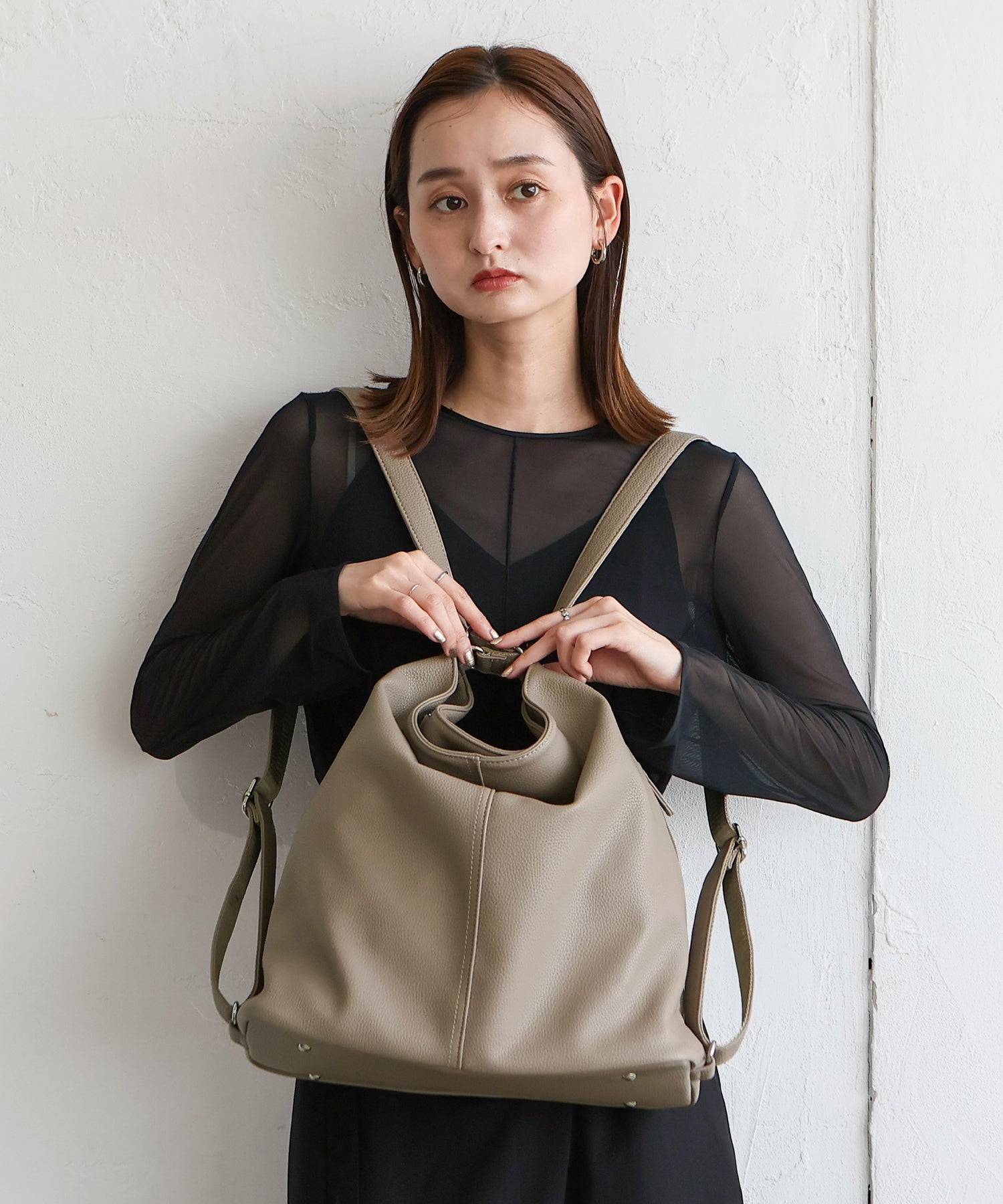 ヴィータフェリーチェ VitaFelice 【1秒でリュック⇔ショルダー】ソフト3WAYリュックサック （GRAYBEIGE） GRAYBEIGE