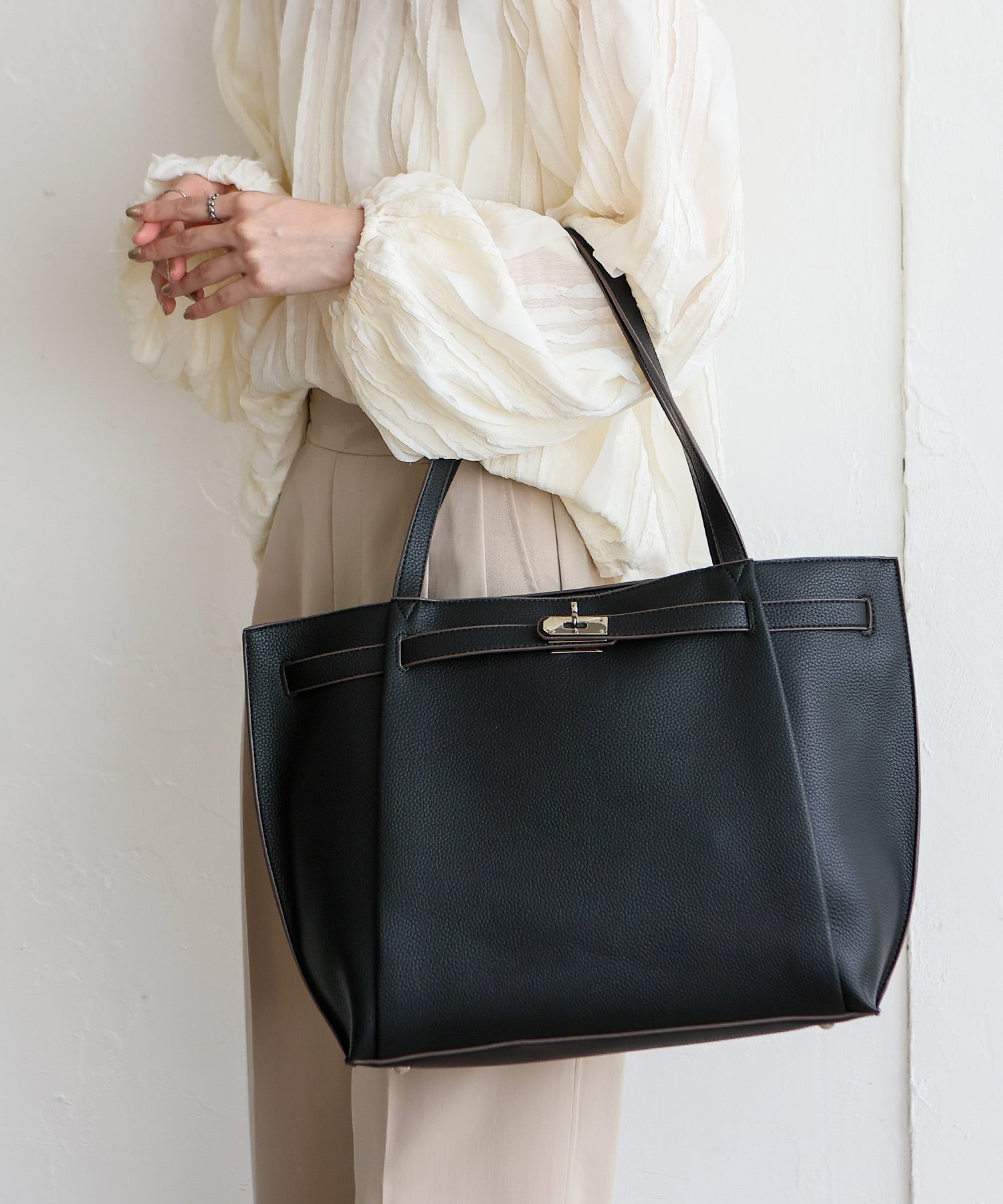 ヴィータフェリーチェ VitaFelice ロングハンドルトートバッグ （BLACK） BLACK