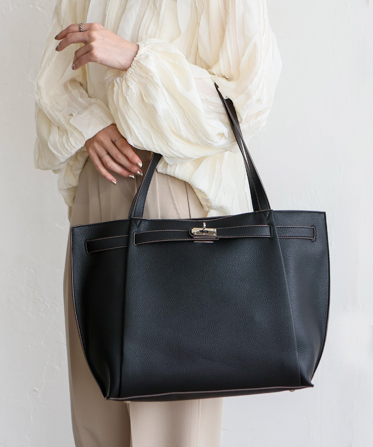 ヴィータフェリーチェ VitaFelice ロングハンドルトートバッグ （BLACK） BLACK