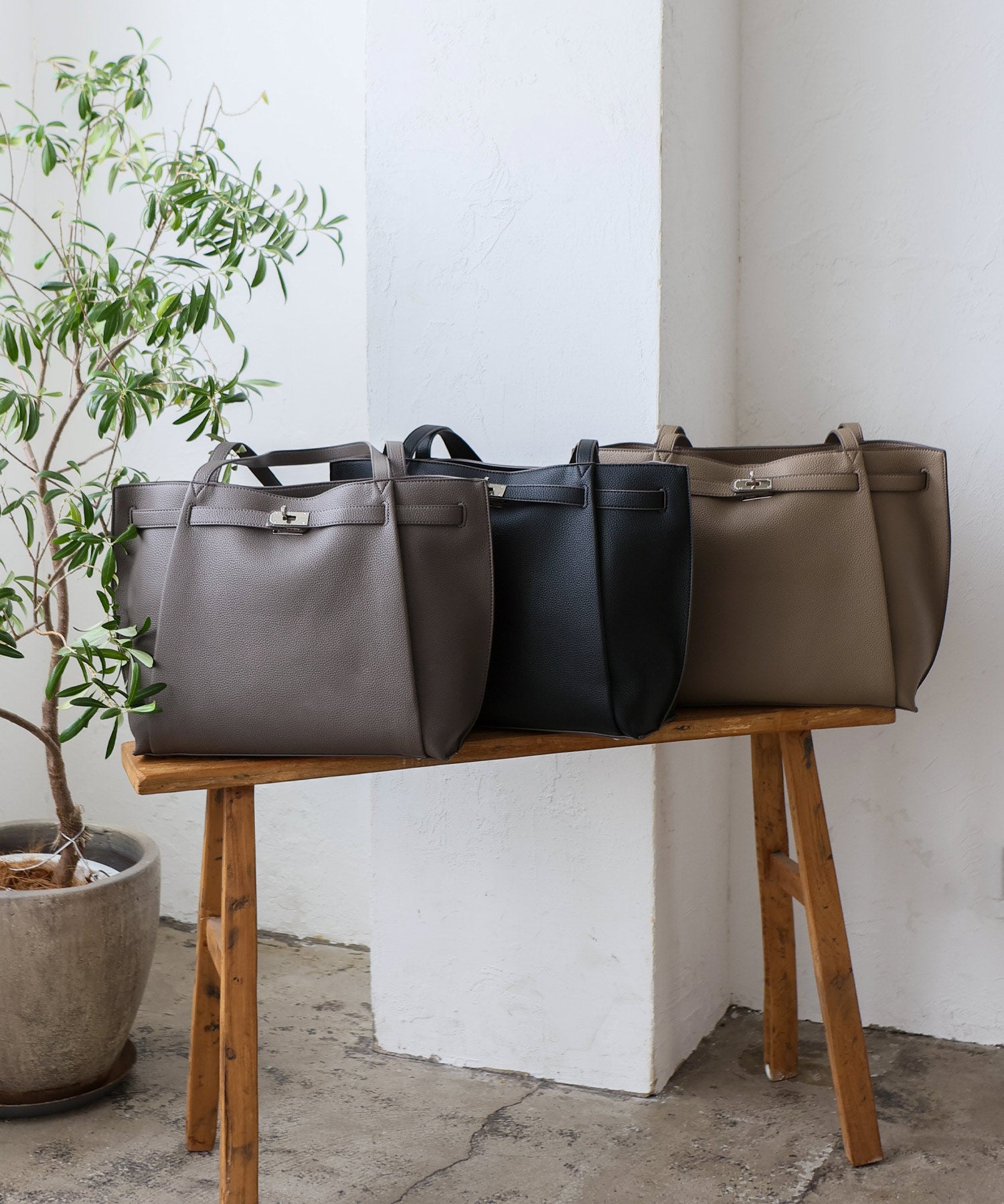 ヴィータフェリーチェ VitaFelice ロングハンドルトートバッグ （BLACK） BLACK