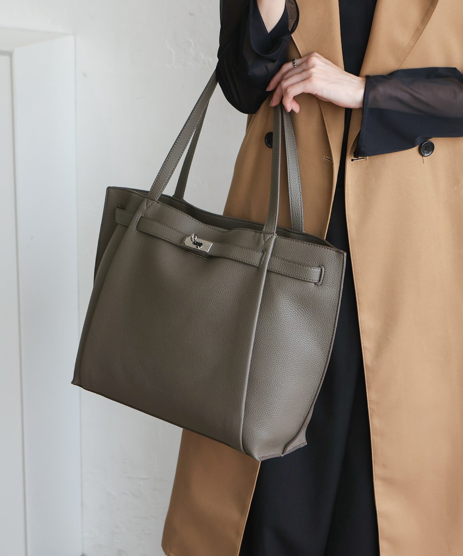 ヴィータフェリーチェ VitaFelice ロングハンドルトートバッグ （BLACK） BLACK
