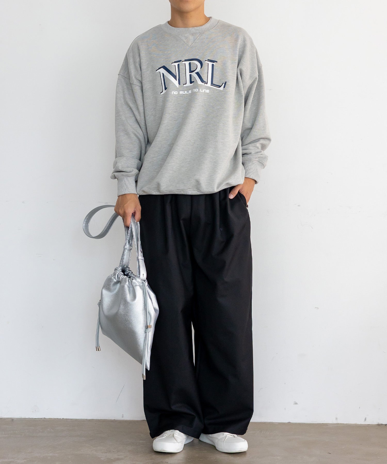 ヴィータフェリーチェ VitaFelice 2way 巾着ショルダーバッグ （SILVER） SILVER
