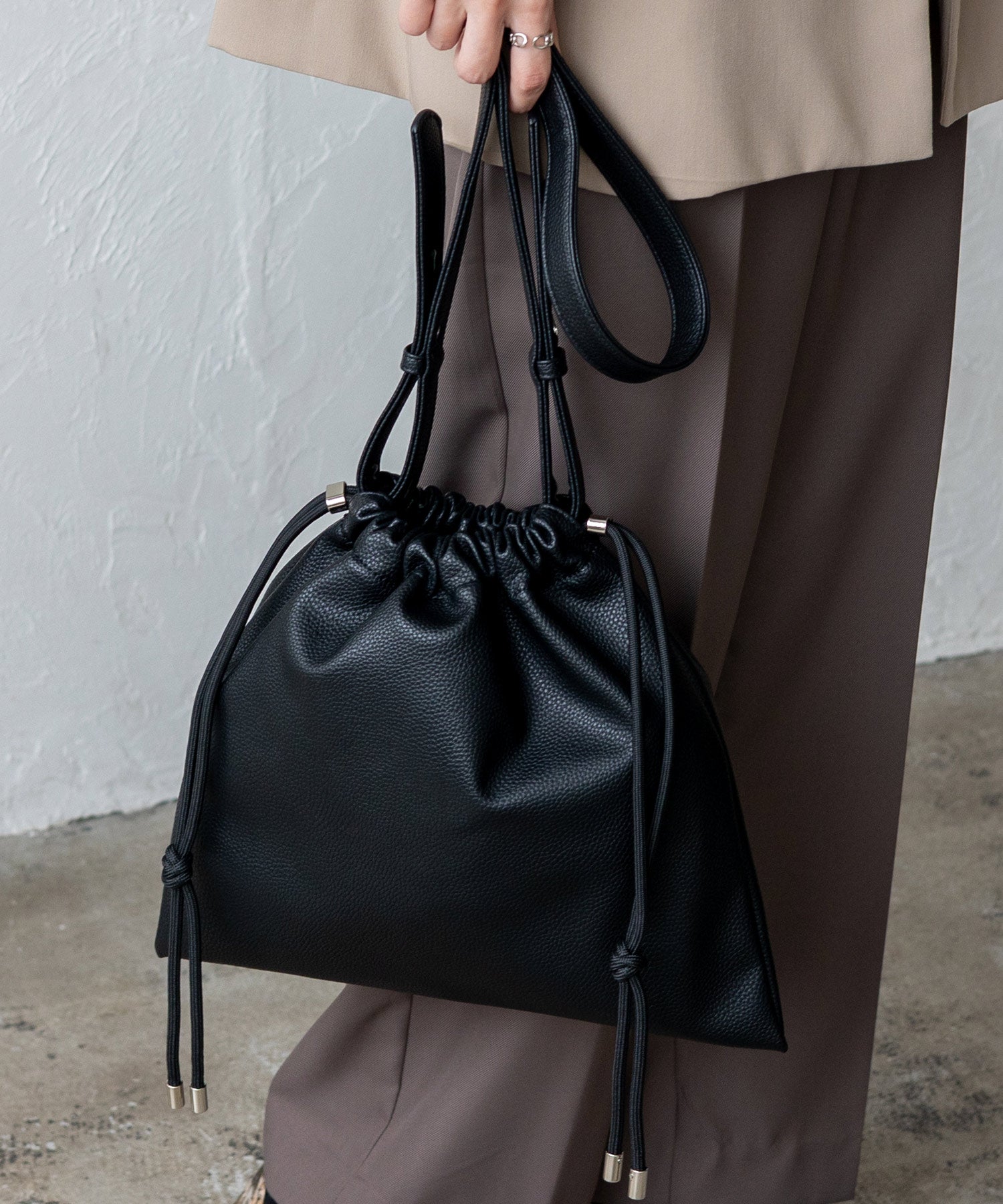 ヴィータフェリーチェ VitaFelice 2way 巾着ショルダーバッグ （BLACK） BLACK
