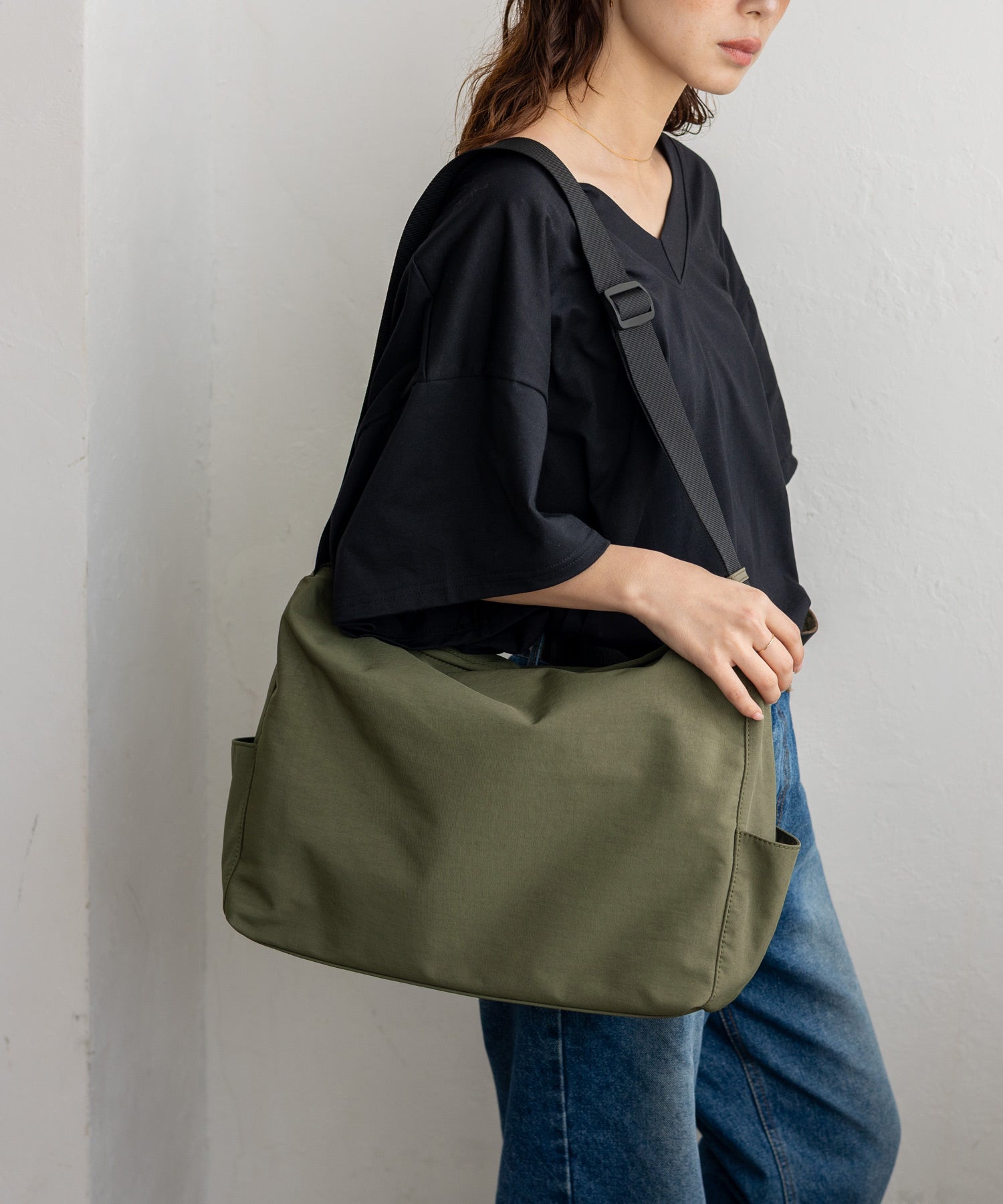 ヴィータフェリーチェ VitaFelice 軽量撥水ナイロンショルダーバッグ （KHAKI） KHAKI