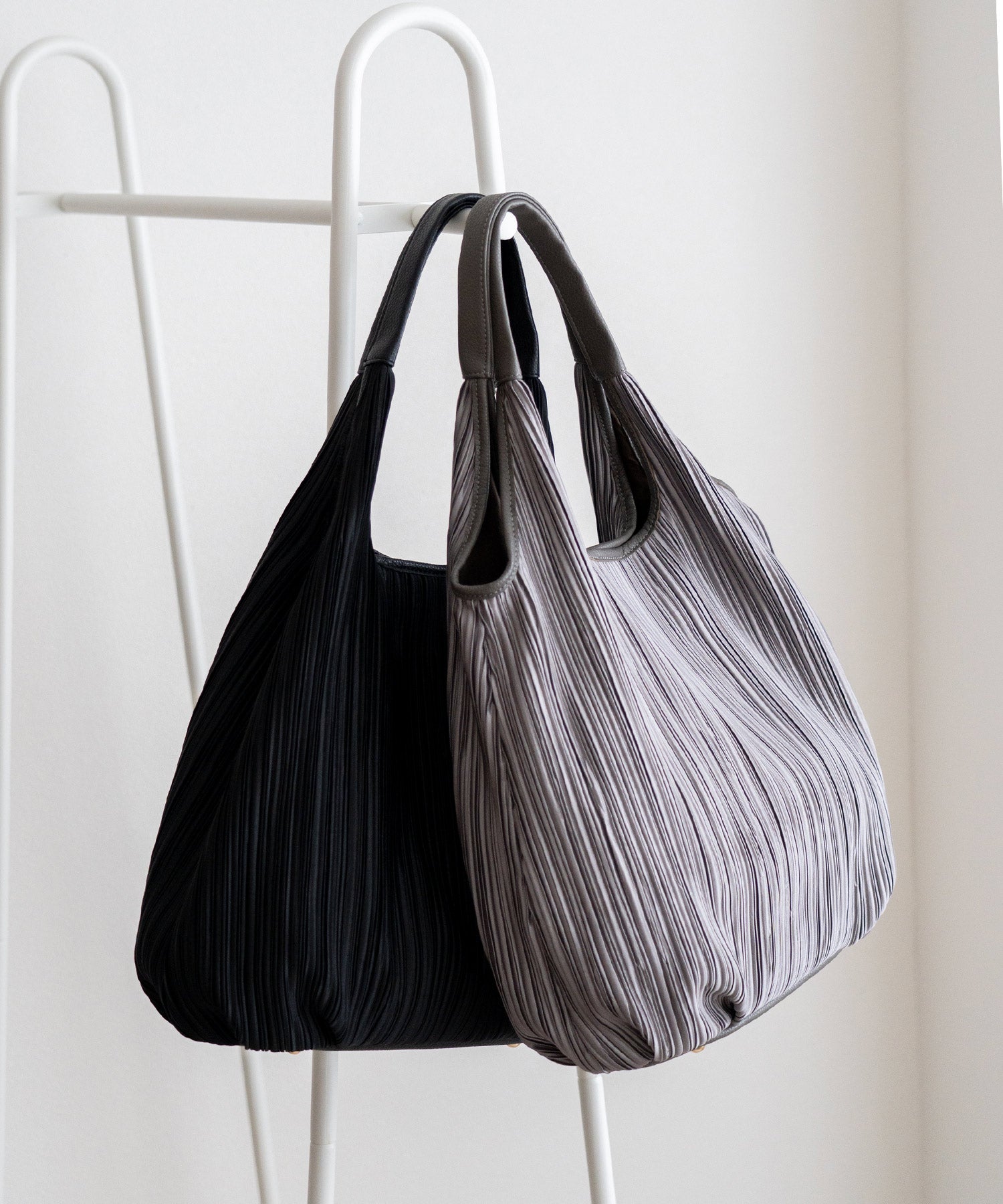ヴィータフェリーチェ VitaFelice プリーツロングハンドルトートバッグ （GRAY） GRAY
