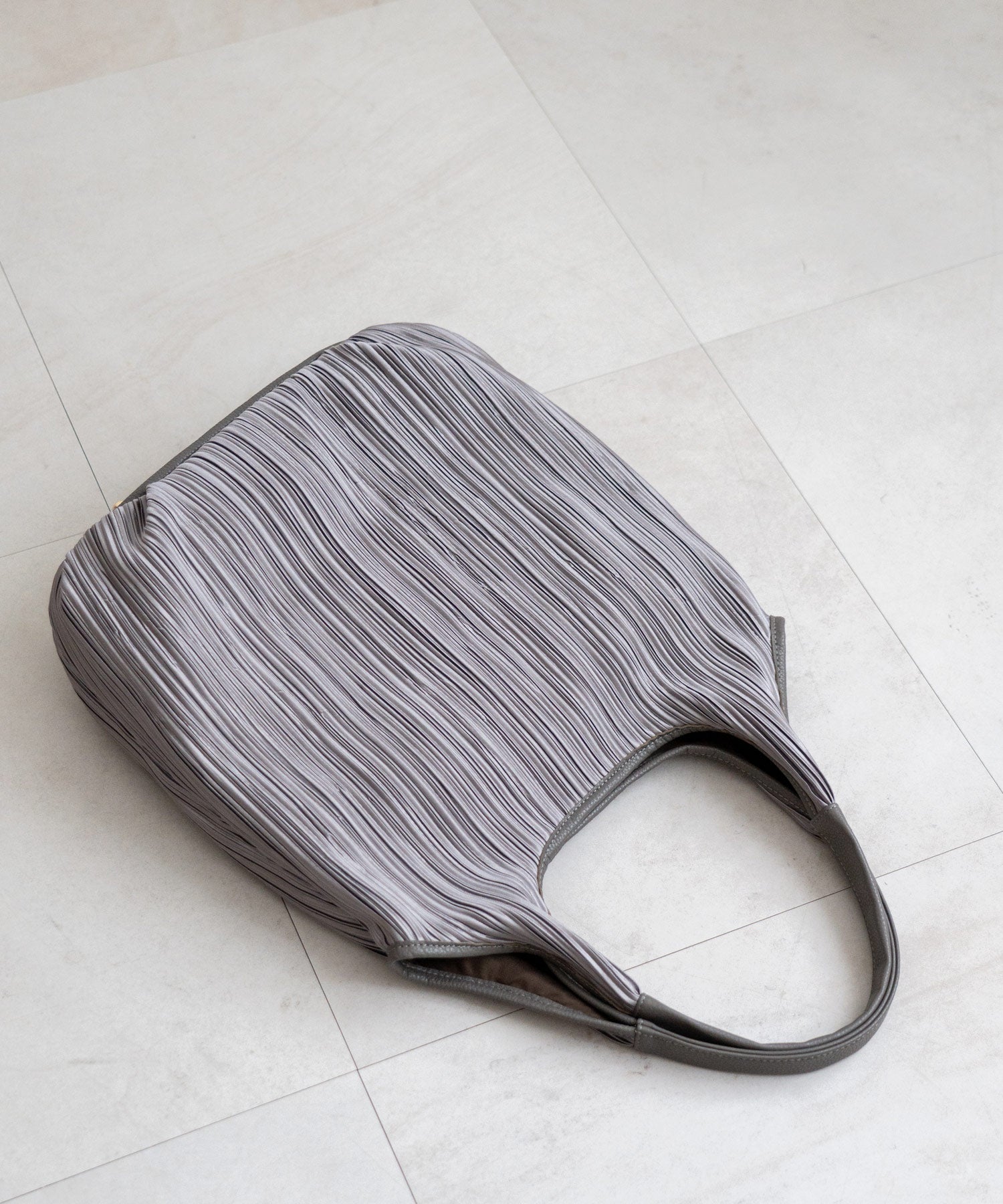 ヴィータフェリーチェ VitaFelice プリーツロングハンドルトートバッグ （GRAY） GRAY