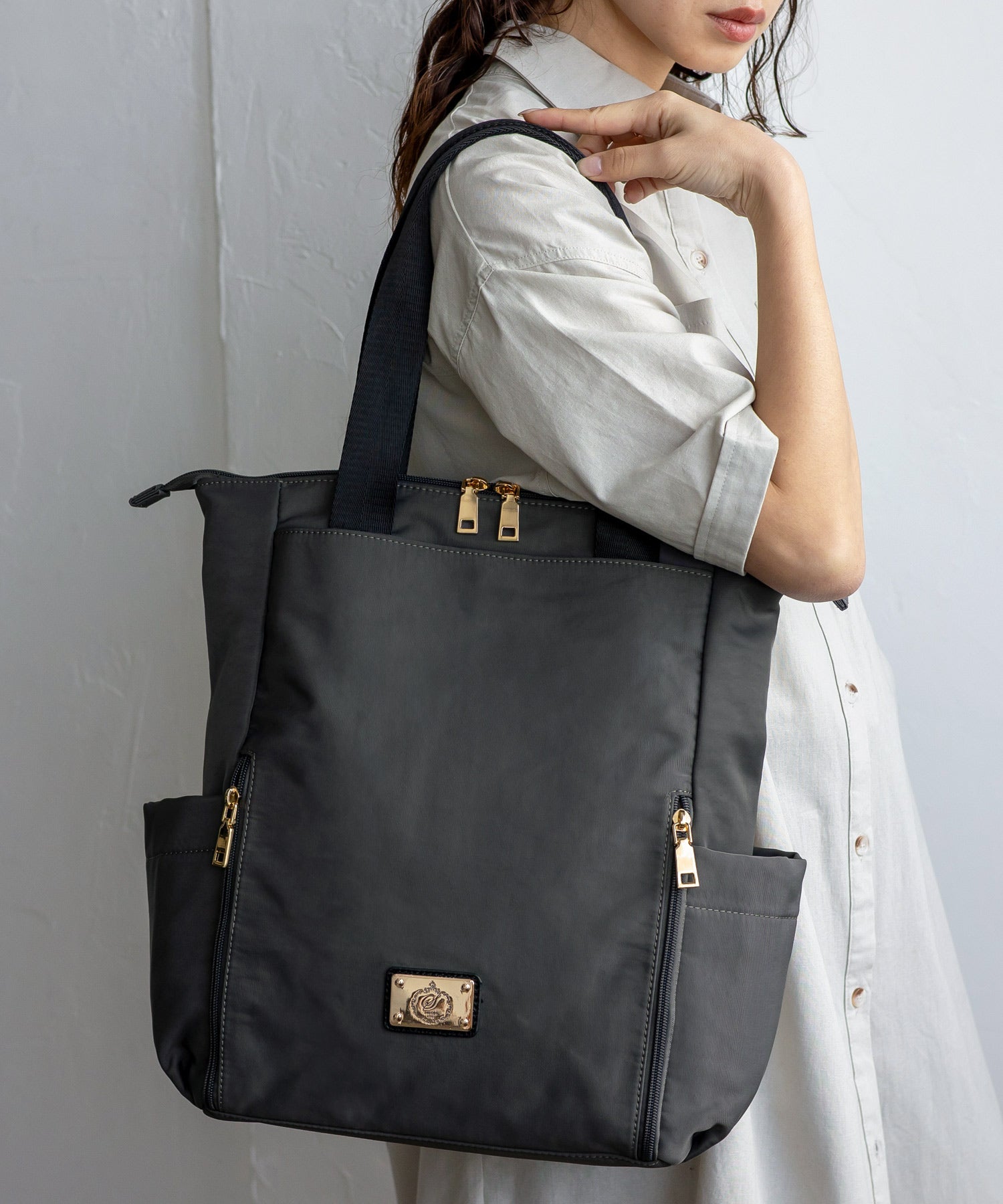 ヴィータフェリーチェ VitaFelice ゴールドプレートナイロン2wayリュック （BLACK） BLACK