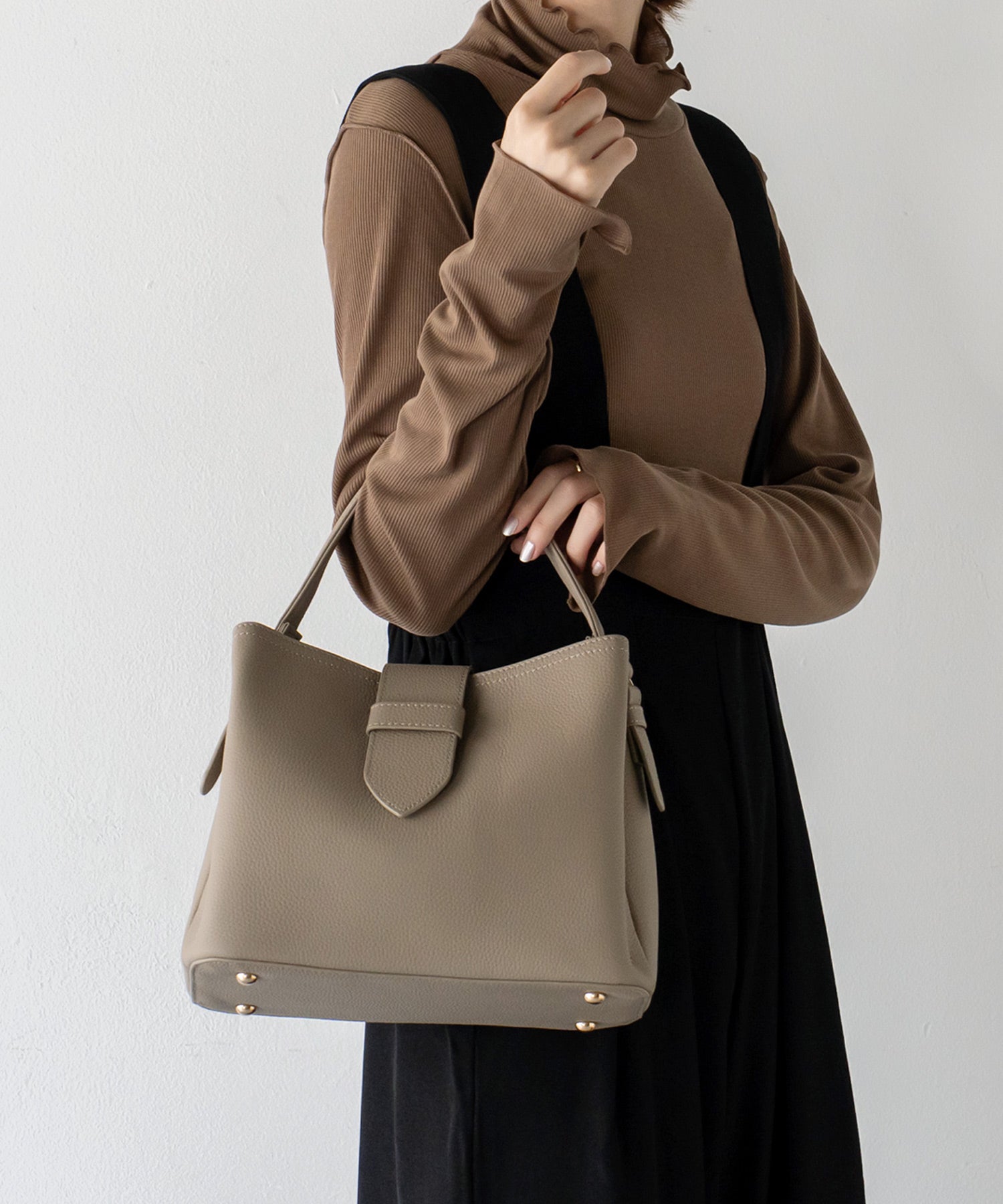 ヴィータフェリーチェ VitaFelice 本革3ルーム2wayハンドバッグ （GRAYBEIGE） GRAYBEIGE