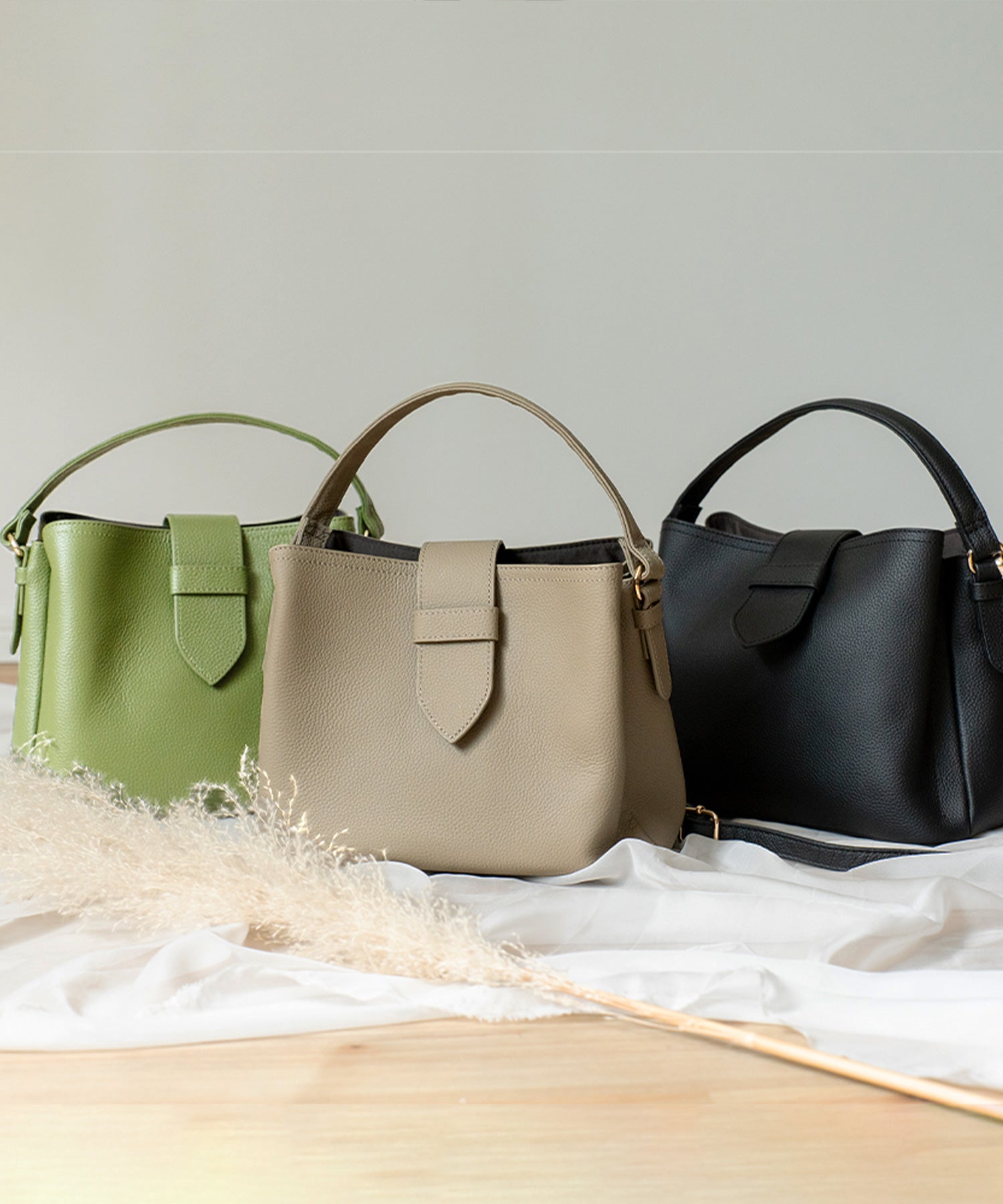 ヴィータフェリーチェ VitaFelice 本革3ルーム2wayハンドバッグ （GRAYBEIGE） GRAYBEIGE