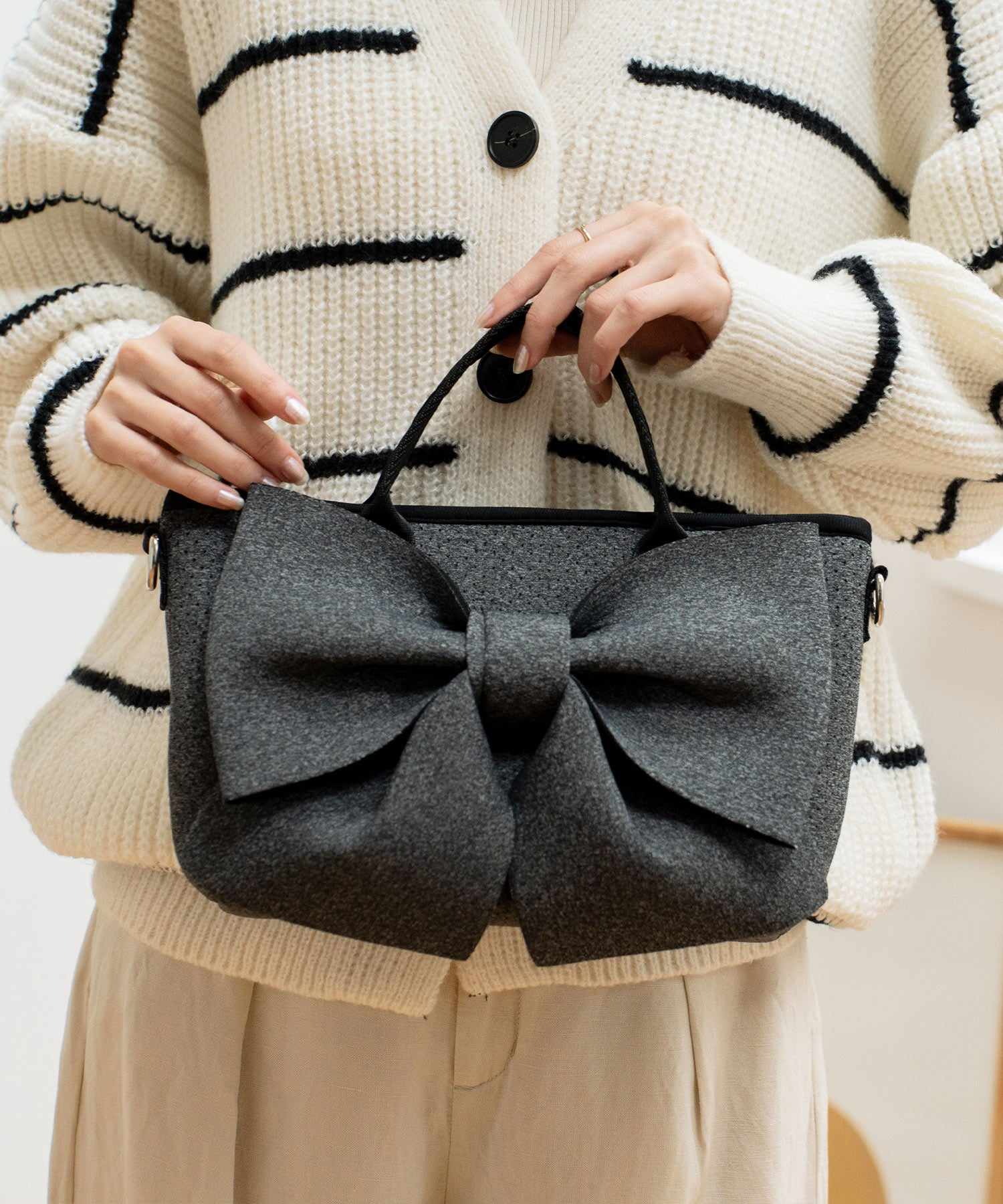 ヴィータフェリーチェ VitaFelice ネオプレーン2wayリボンショルダーバッグ,CHARCOAL