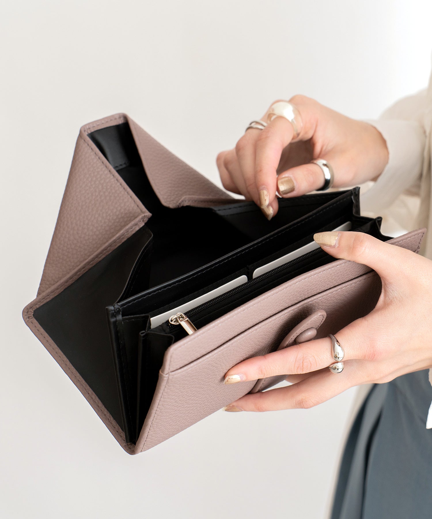 ヴィータフェリーチェ VitaFelice スキミング防止レター型長財布