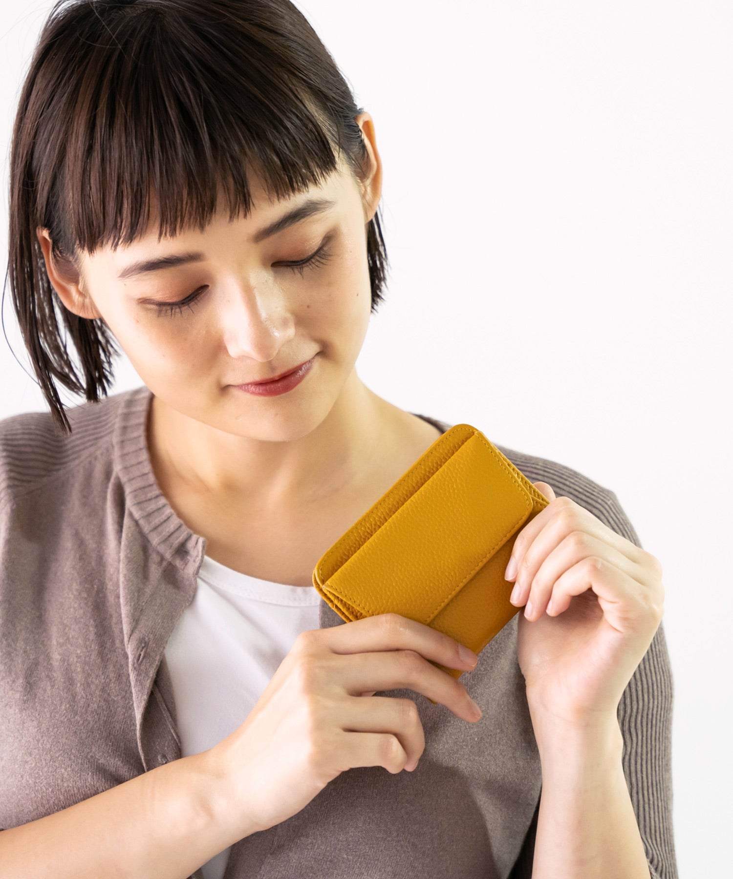 ヴィータフェリーチェ VitaFelice コンパクト牛革スリムウォレット （GOLD） GOLD