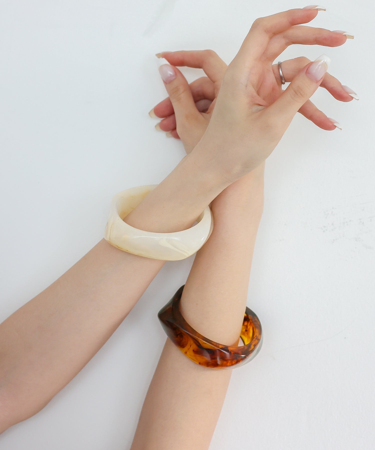 ヴィータフェリーチェ VitaFelice アクリルクリアバングル （CLEARBROWN） CLEARBROWN
