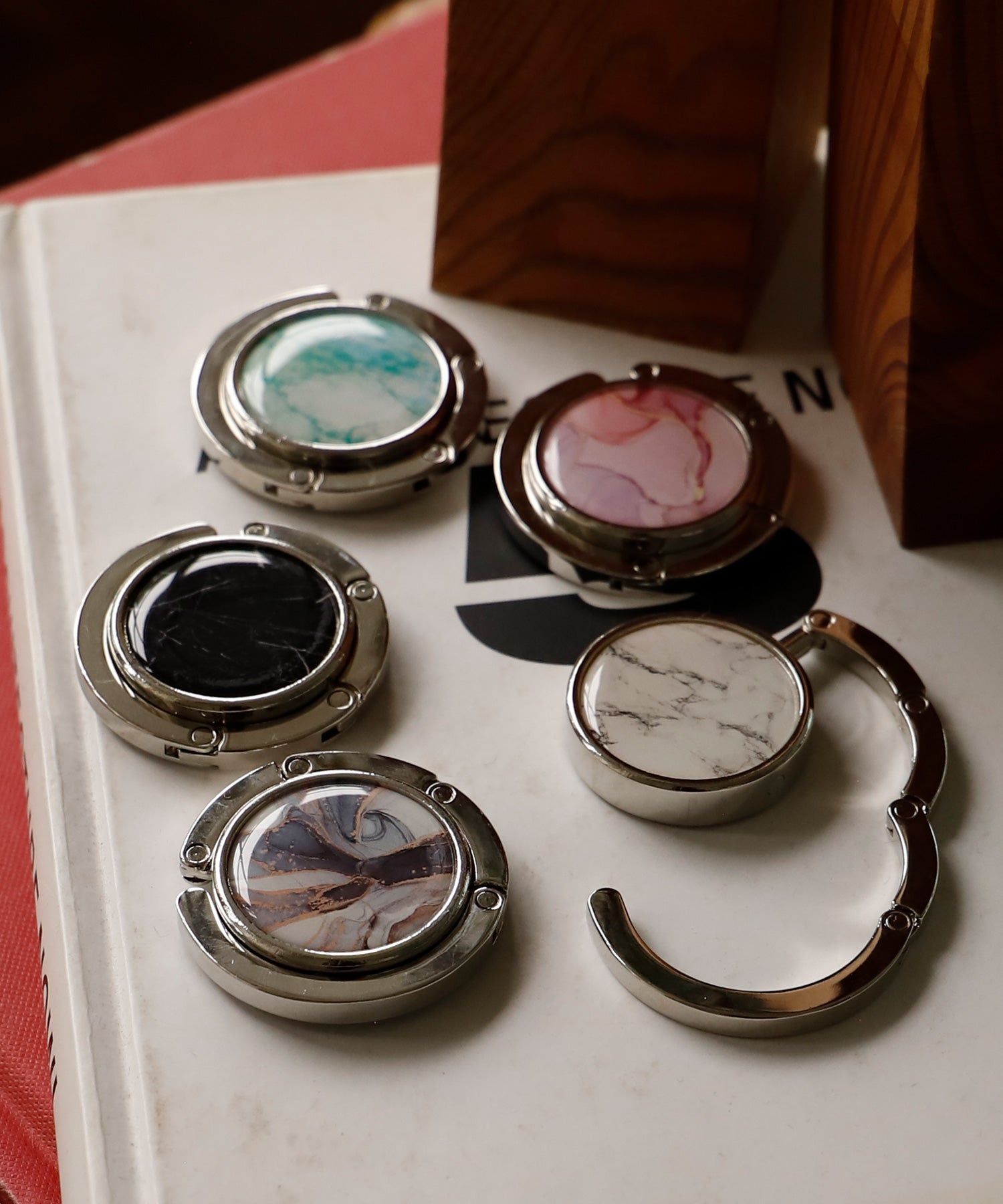 ヴィータフェリーチェ VitaFelice マーブル柄 バッグハンガー （BLACK） BLACK