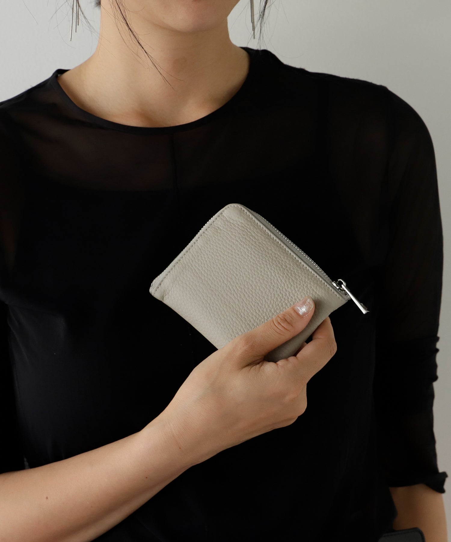 ヴィータフェリーチェ VitaFelice レザーL字ファスナーミニ財布