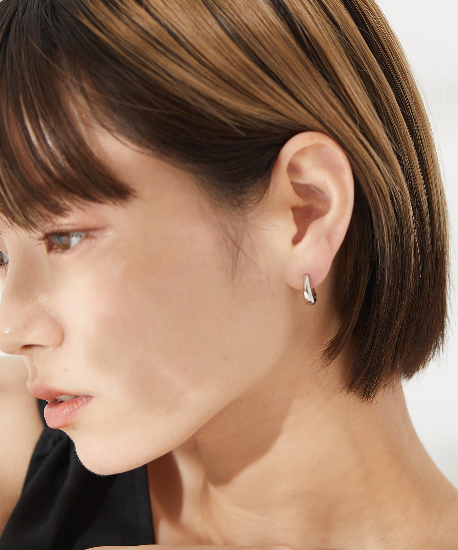 ヴィータフェリーチェ VitaFelice 小ぶり オーバル フープピアス