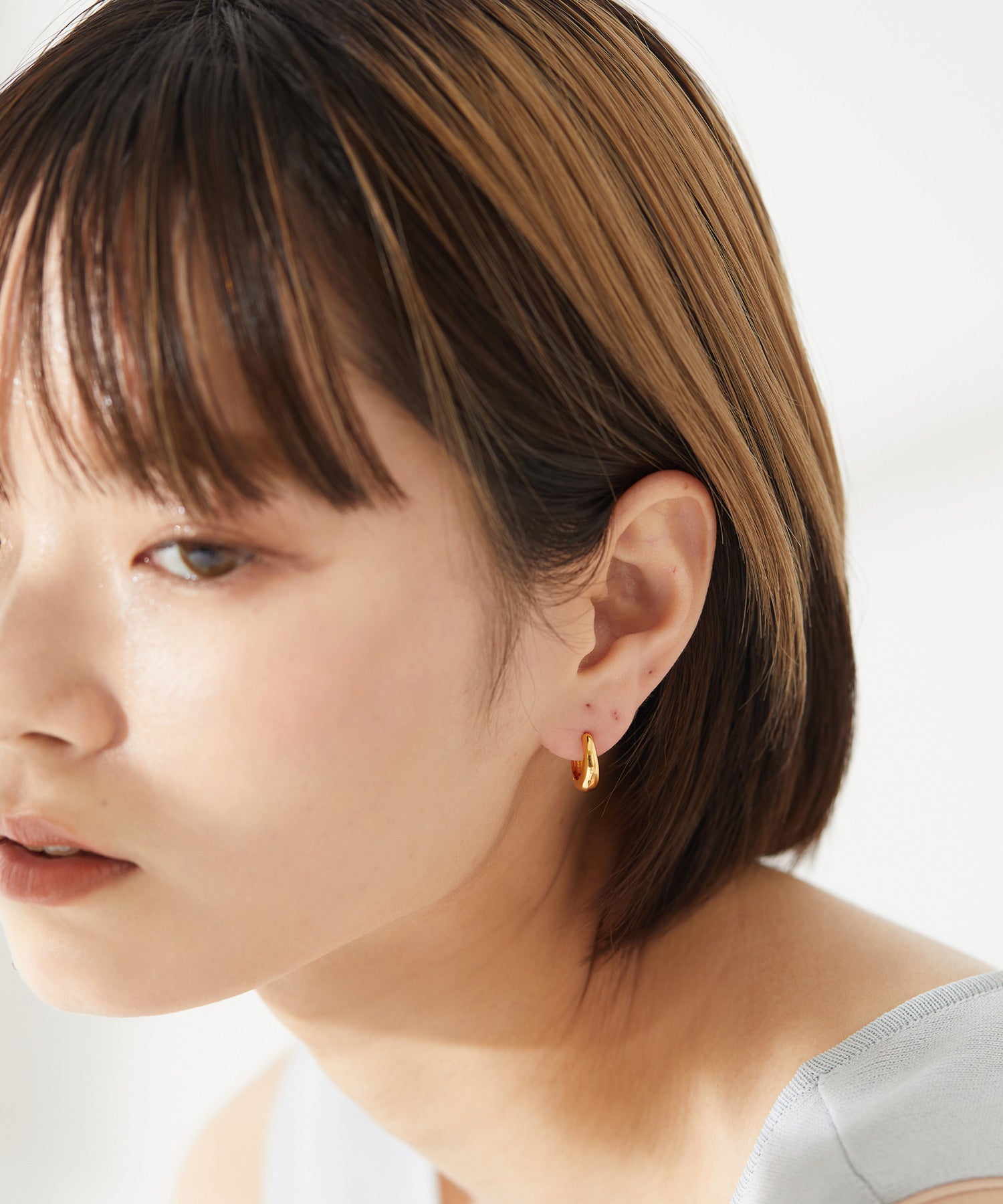 ヴィータフェリーチェ VitaFelice 小ぶり オーバル フープピアス