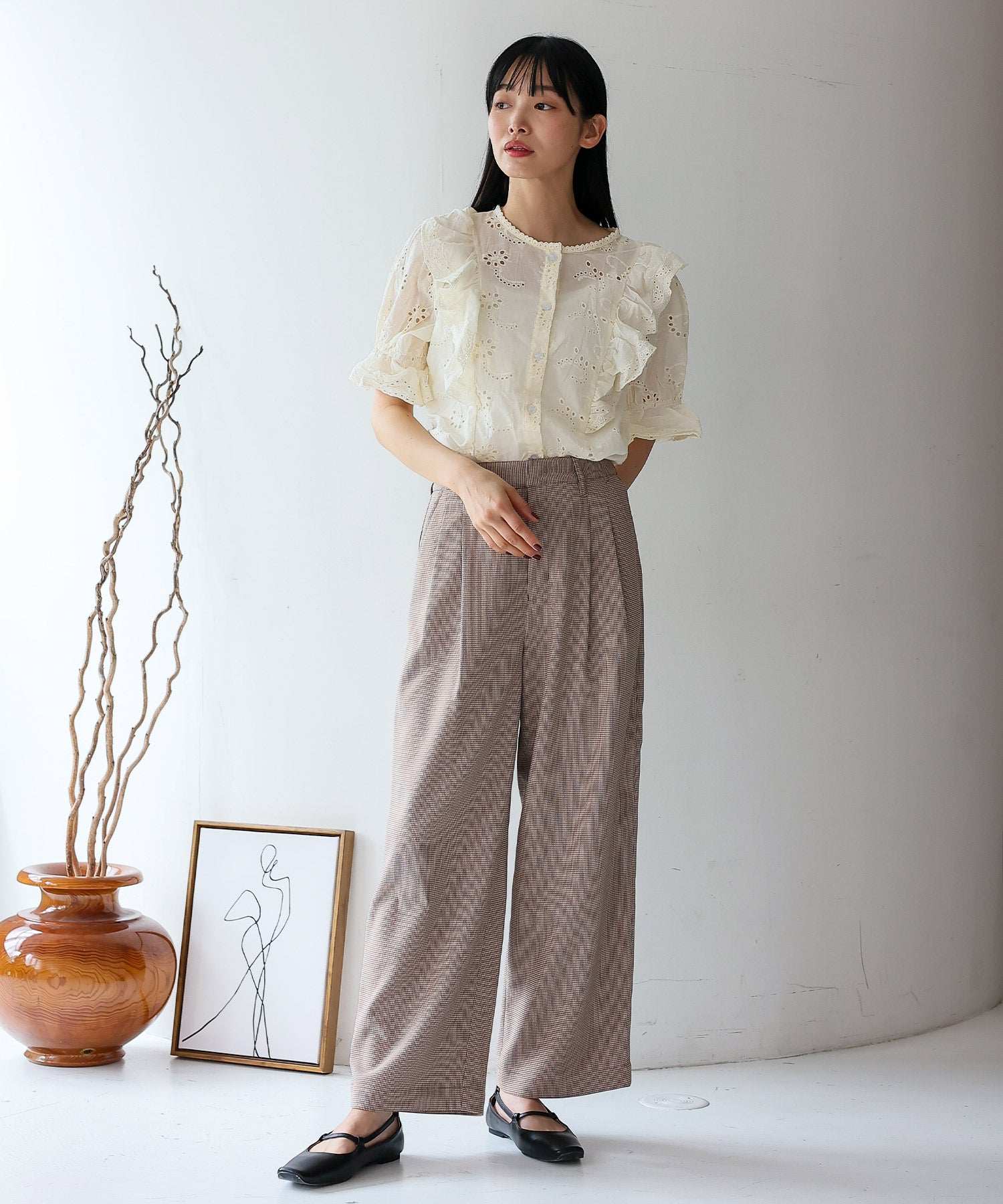 ヴィータフェリーチェ VitaFelice パンチング刺繍レース（スカラップ）レースフリルブラウス （IVORY） IVORY