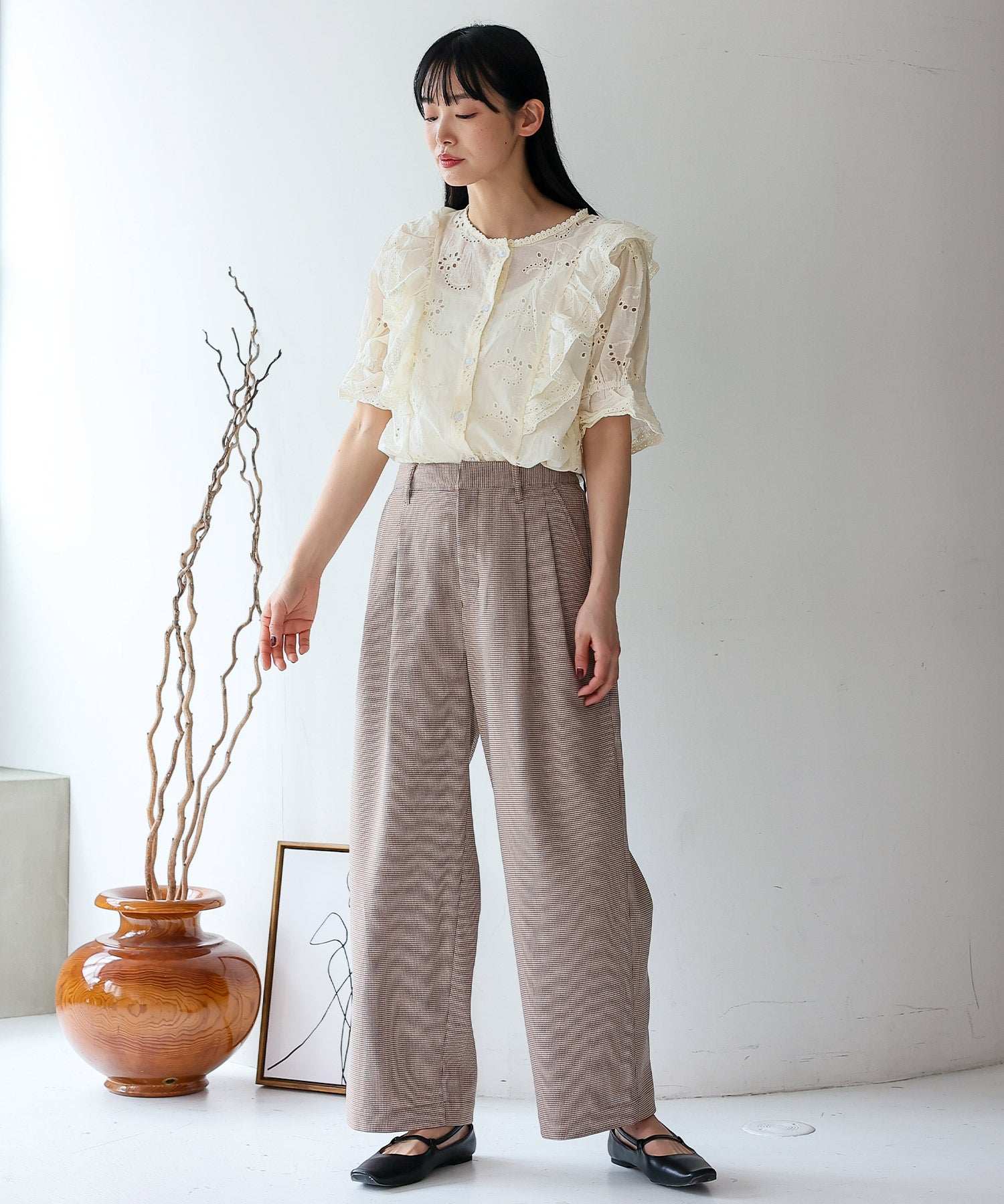 ヴィータフェリーチェ VitaFelice パンチング刺繍レース（スカラップ）レースフリルブラウス （IVORY） IVORY