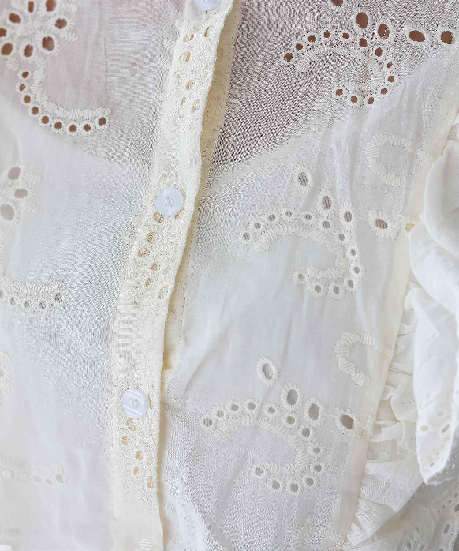 ヴィータフェリーチェ VitaFelice パンチング刺繍レース（スカラップ）レースフリルブラウス （IVORY） IVORY