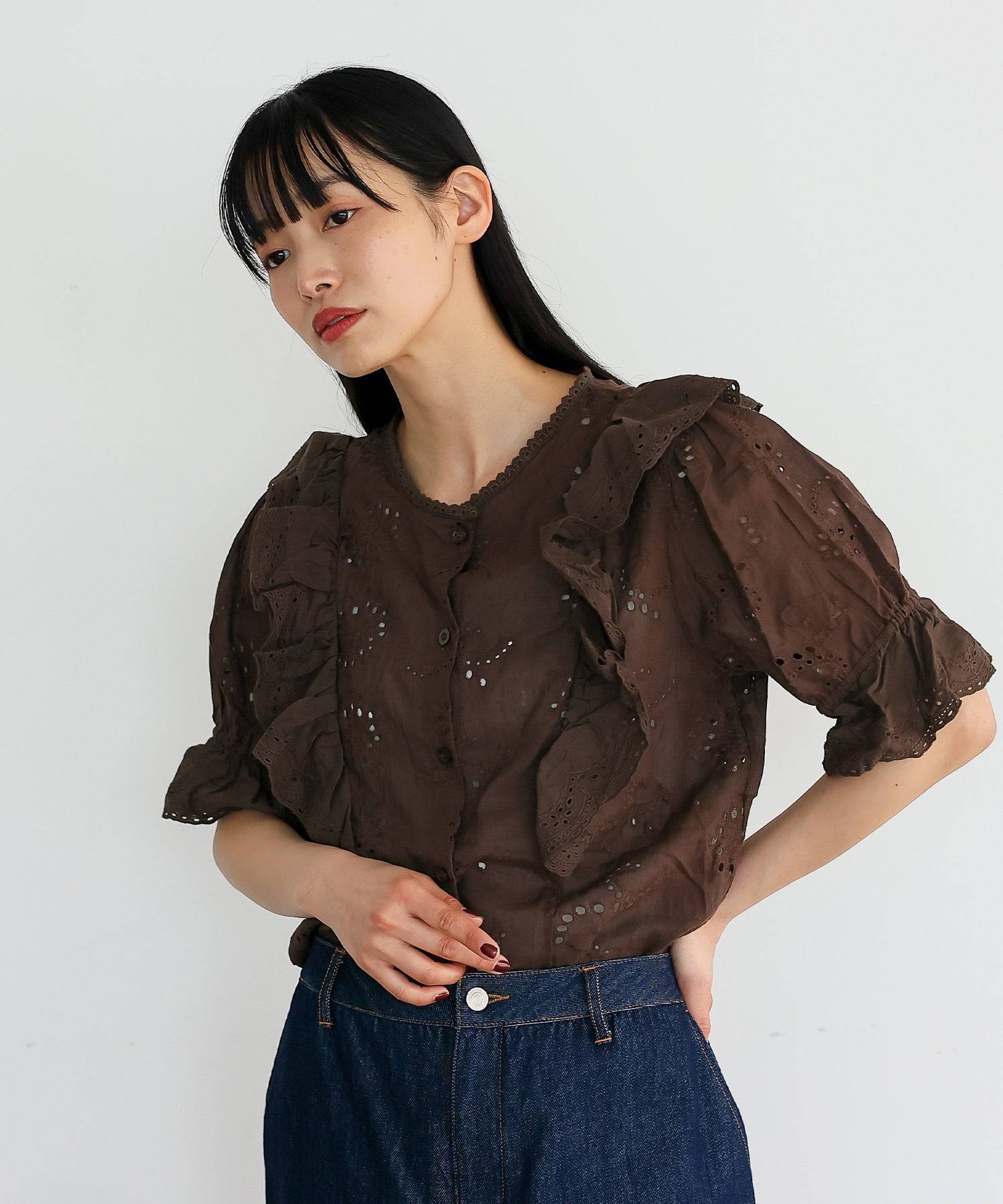 ヴィータフェリーチェ VitaFelice パンチング刺繍レース（スカラップ）レースフリルブラウス （IVORY） IVORY