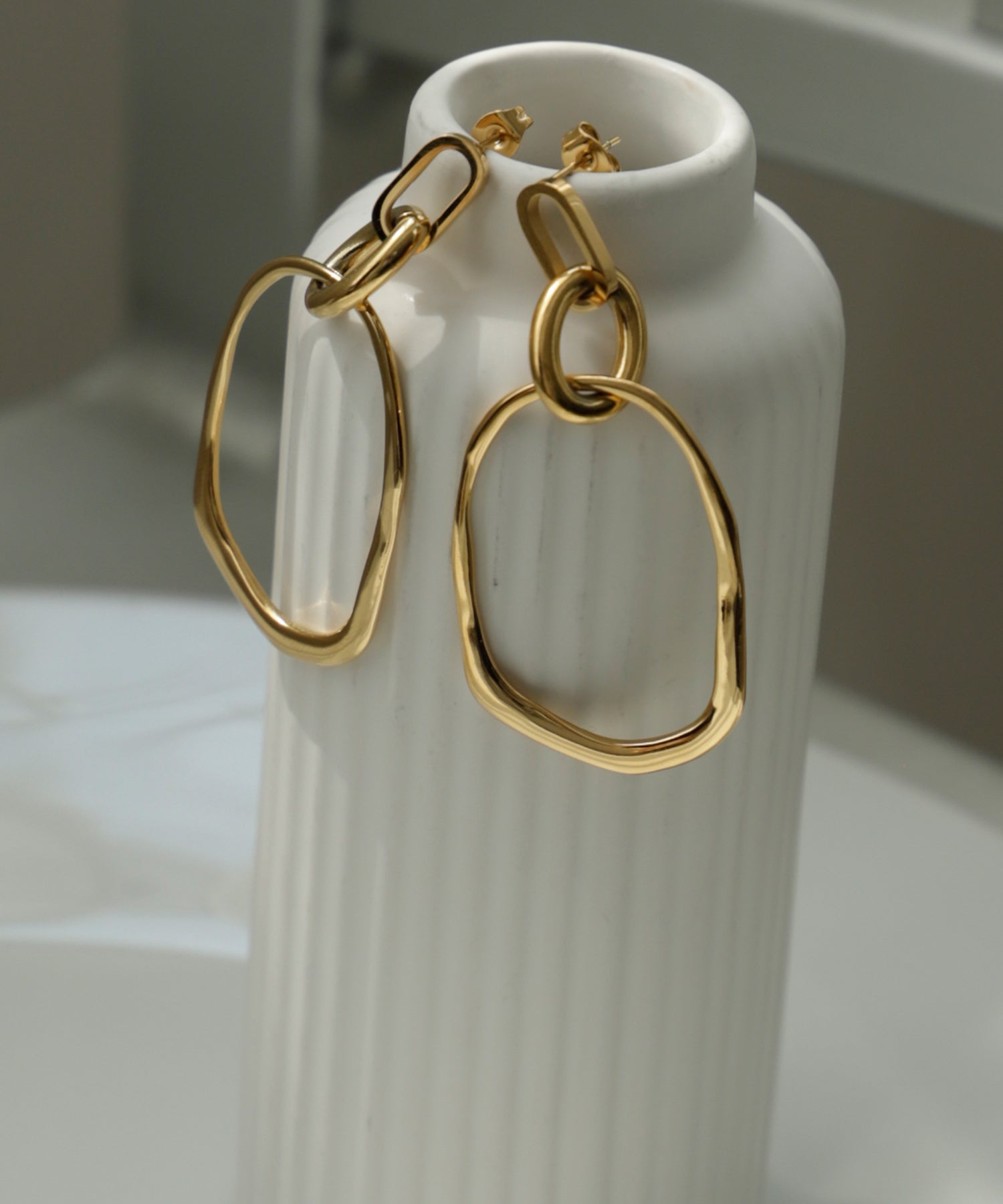 ヴィータフェリーチェ VitaFelice 楕円フープピアス （GOLD） GOLD