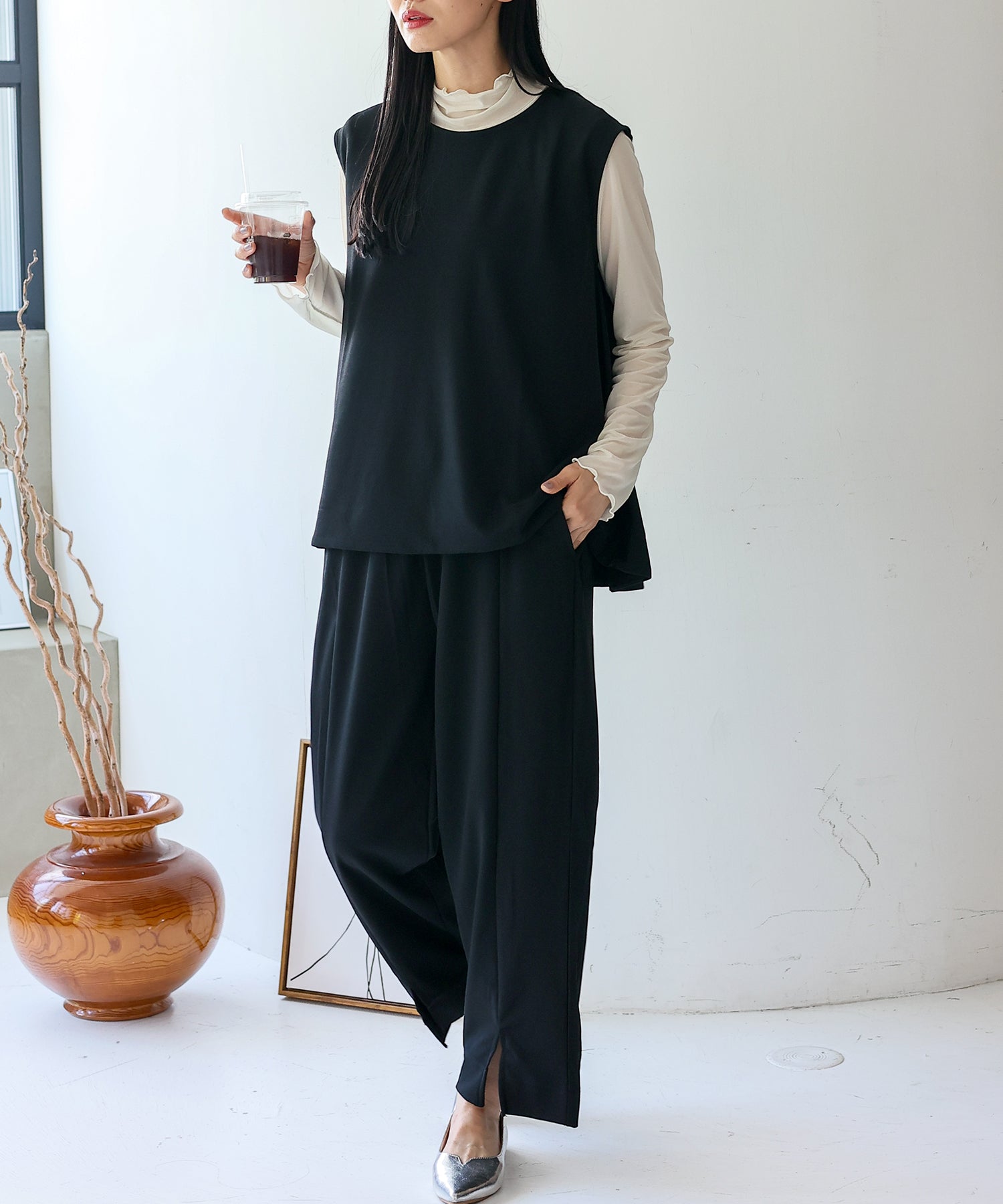 ヴィータフェリーチェ VitaFelice リラックスフィット センタープレスストレートパンツ （BLACK） BLACK