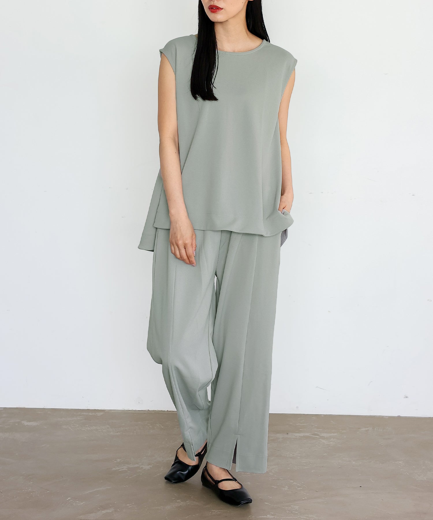 ヴィータフェリーチェ VitaFelice リラックスフィット センタープレスストレートパンツ （LIGHTGRAY） LIGHTGRAY