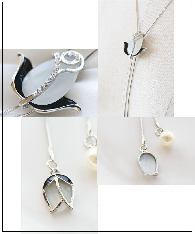 Vieo Beautiful Blooming Flower Necklace