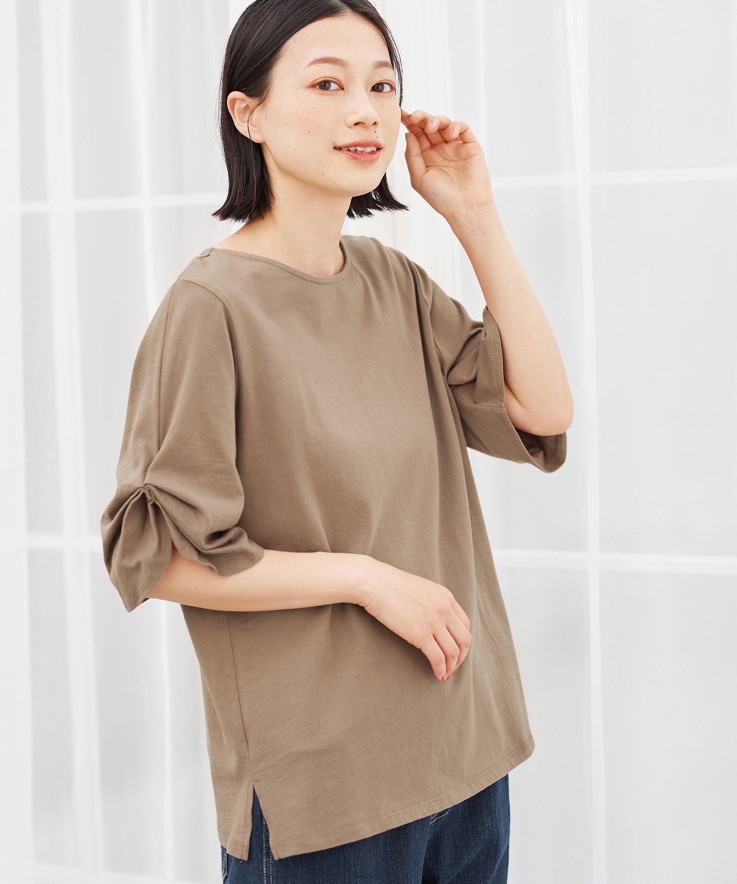綿１００％袖タックＴシャツ