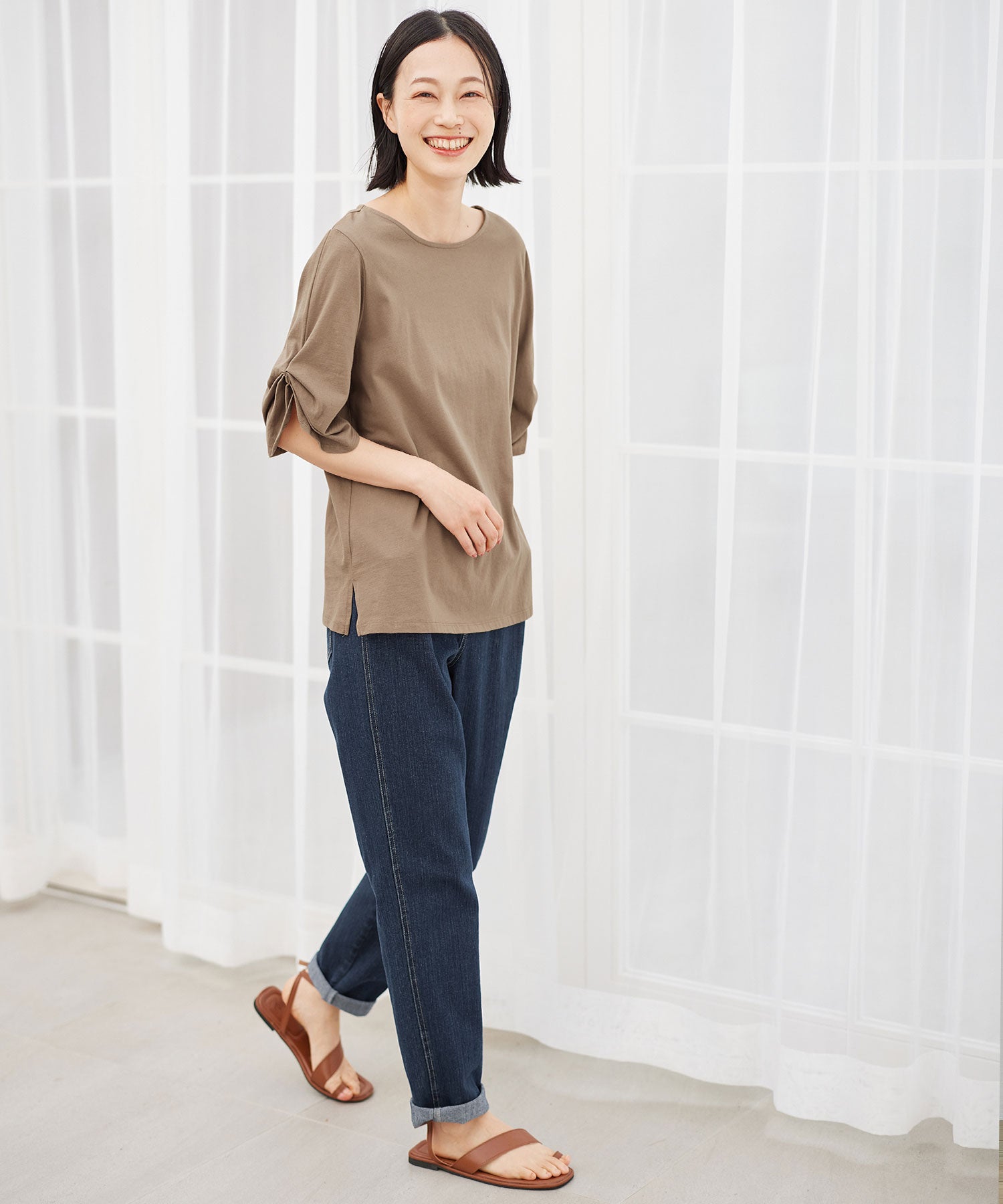 綿１００％袖タックＴシャツ