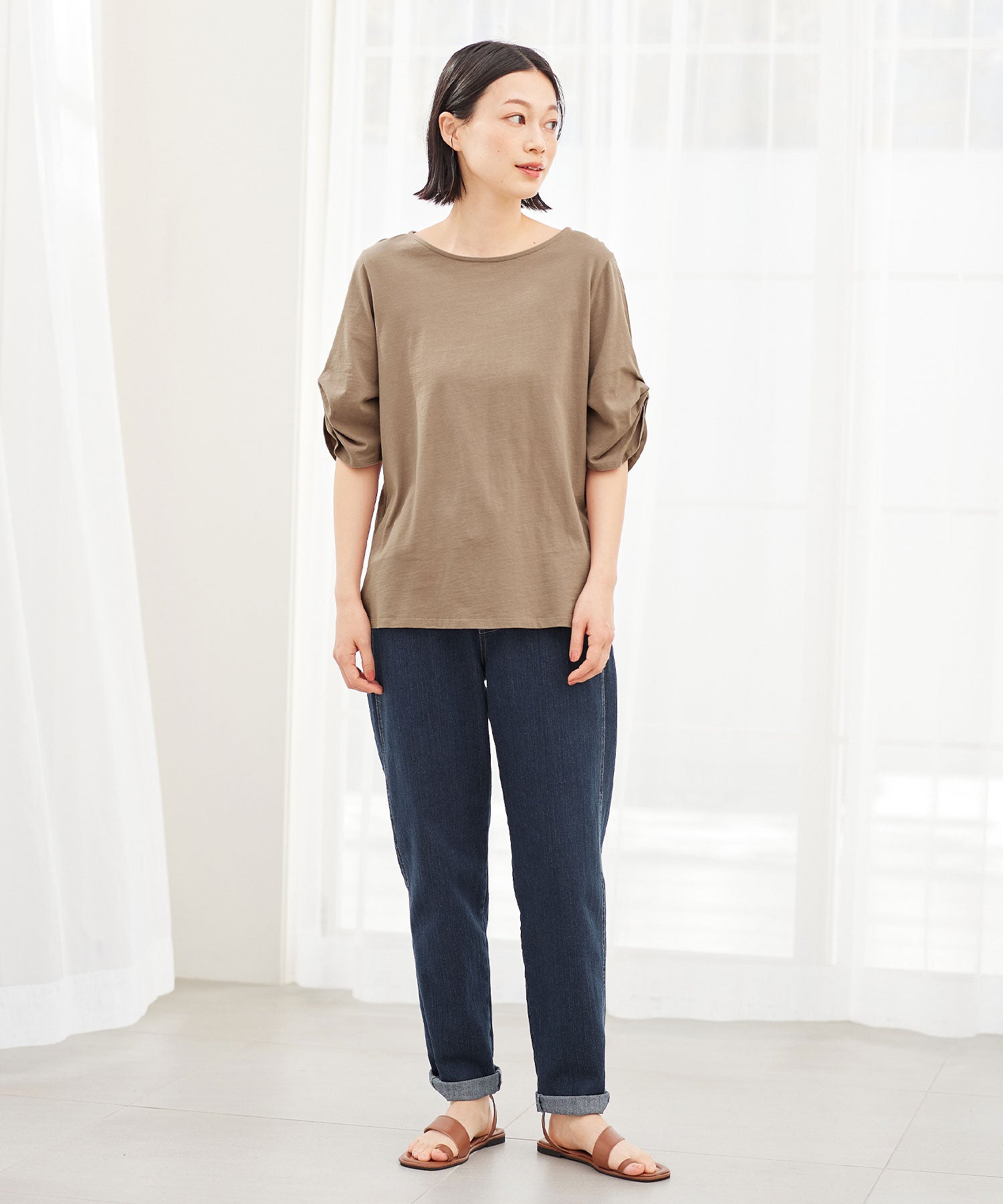綿１００％袖タックＴシャツ