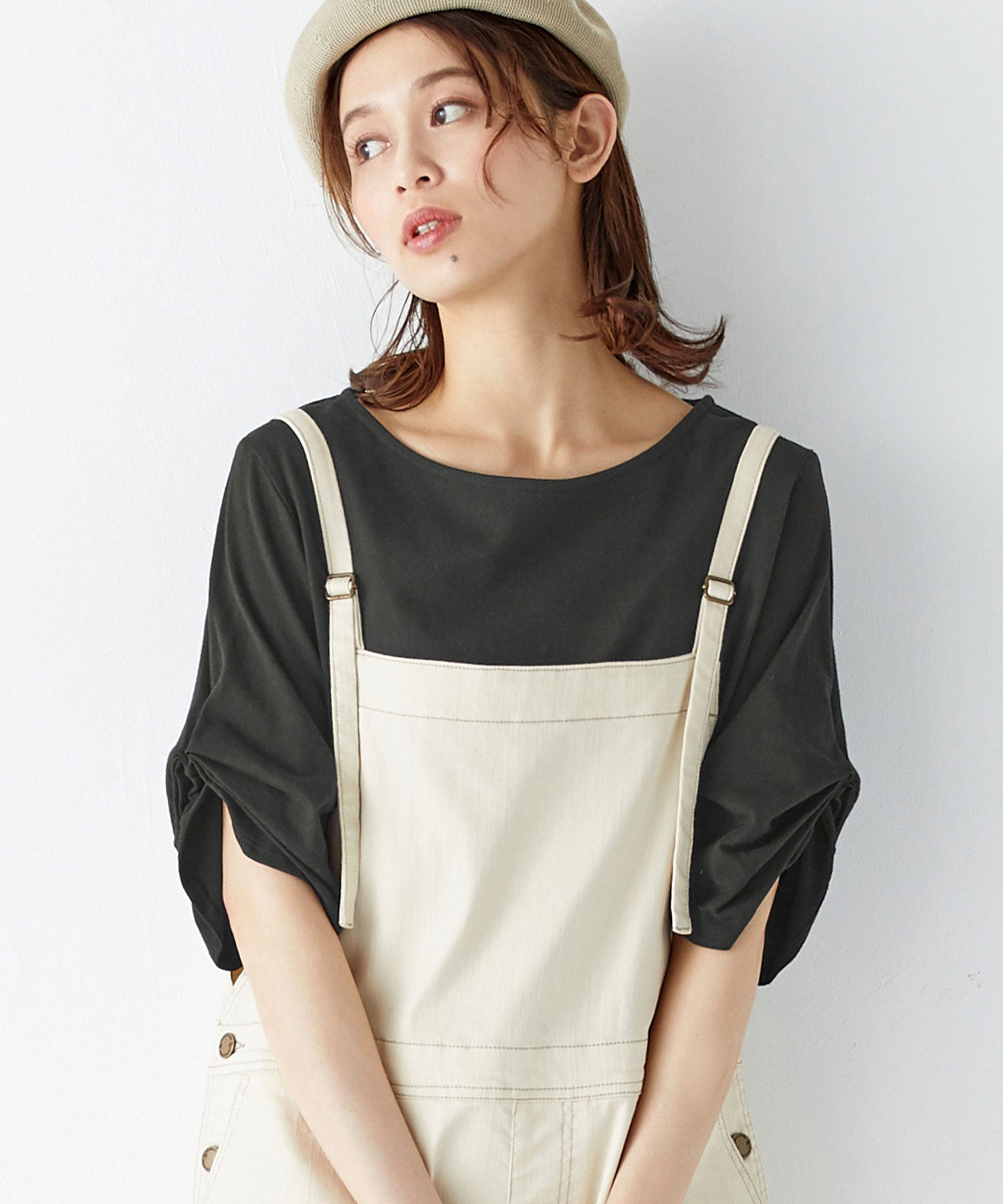 綿１００％袖タックＴシャツ