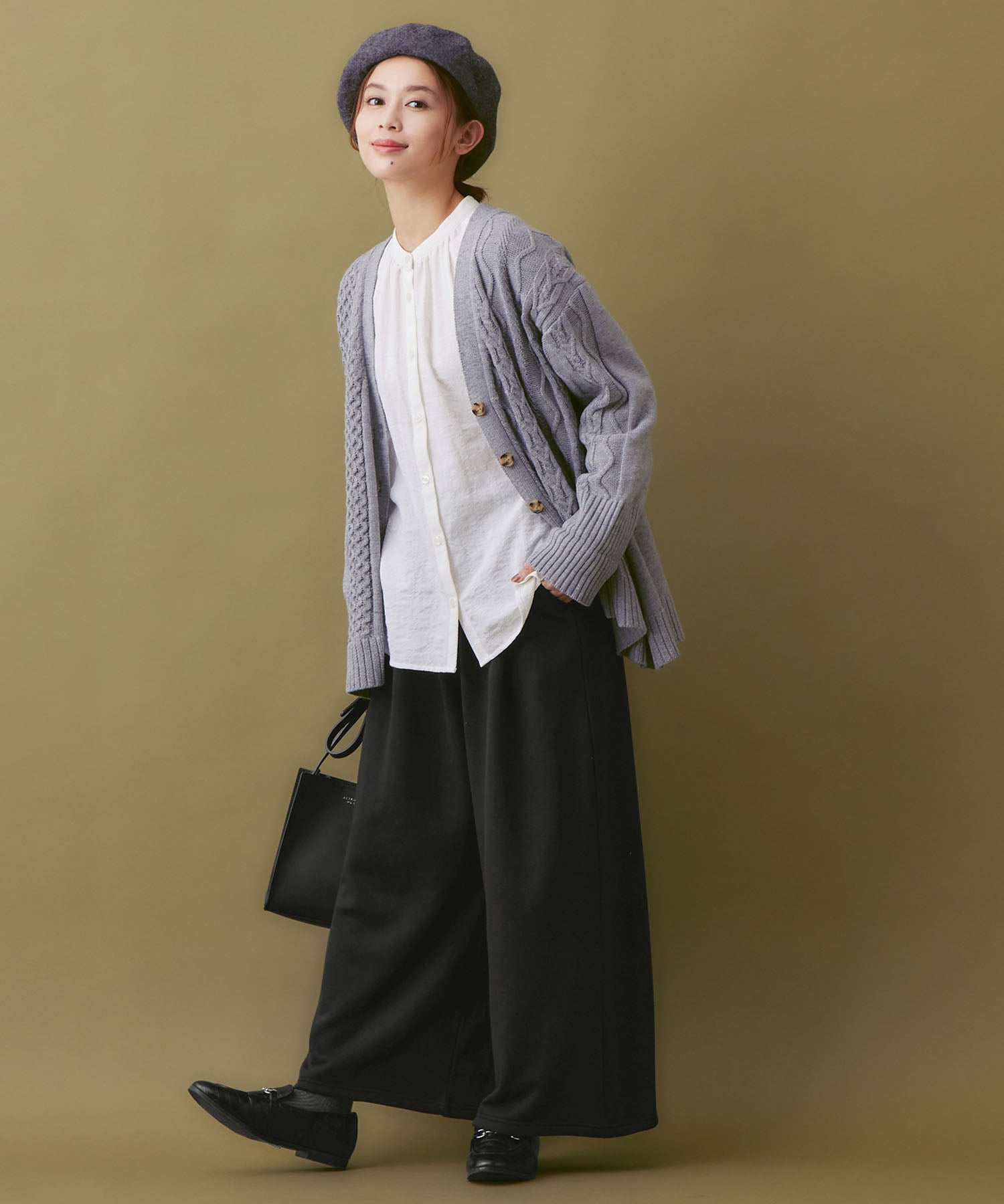 【蓄熱保温】裏ファー美脚ワイドパンツ