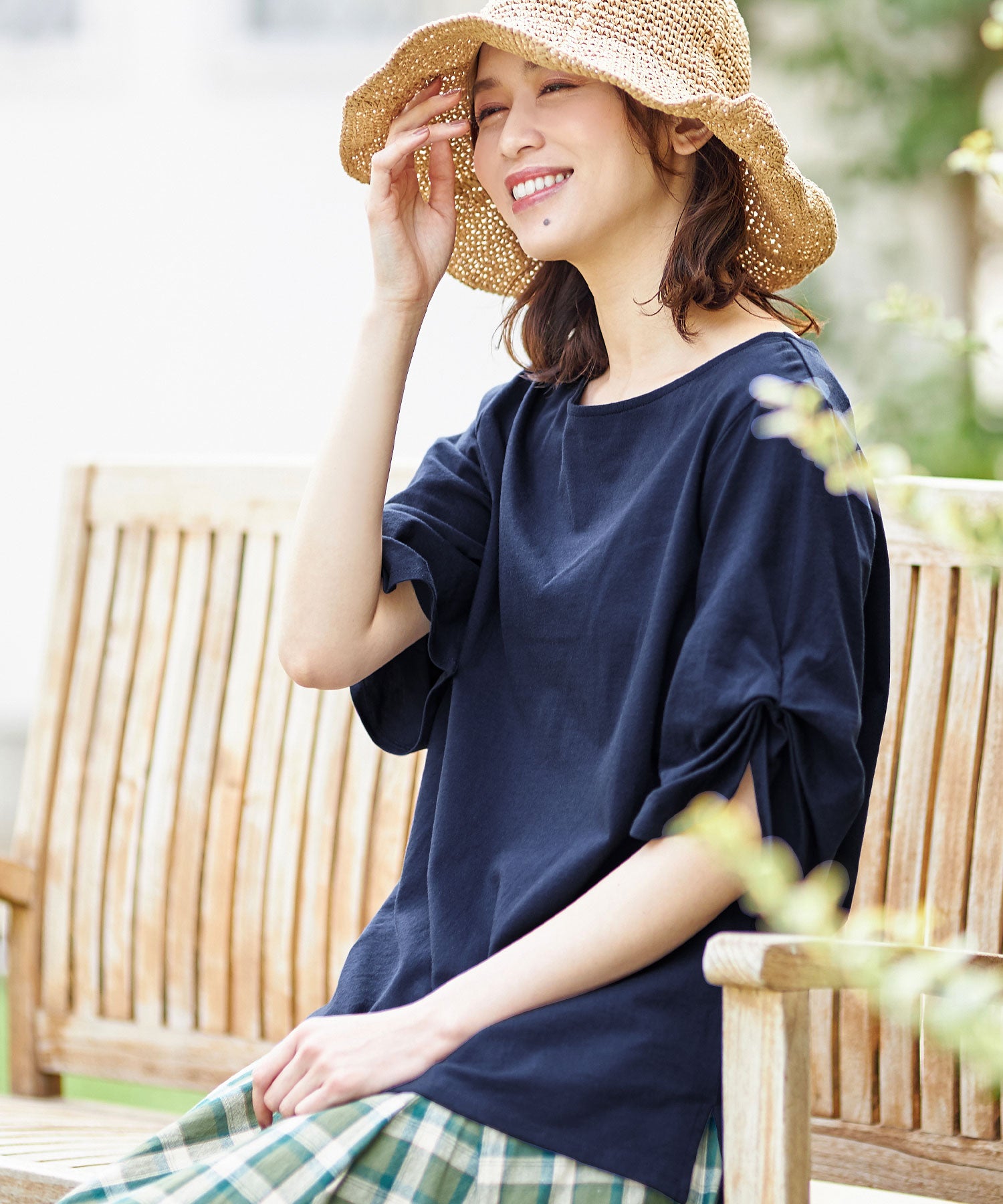 綿１００％袖タックＴシャツ