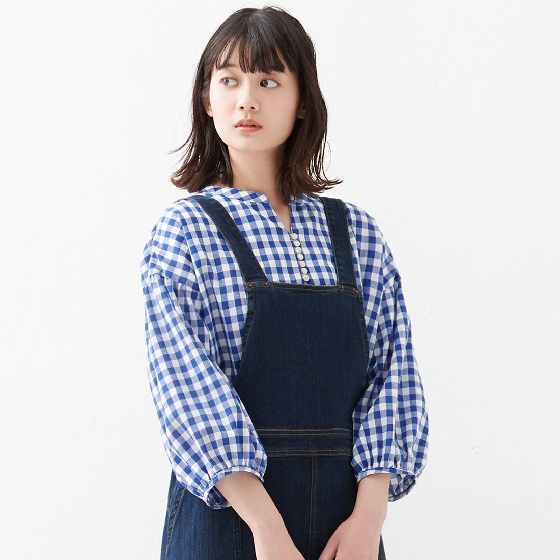 ヴィオラ エ ヴィオラ Viola e Viola 多ボタンバルーン袖ゆるブラウス （ブルー系） ブルー系