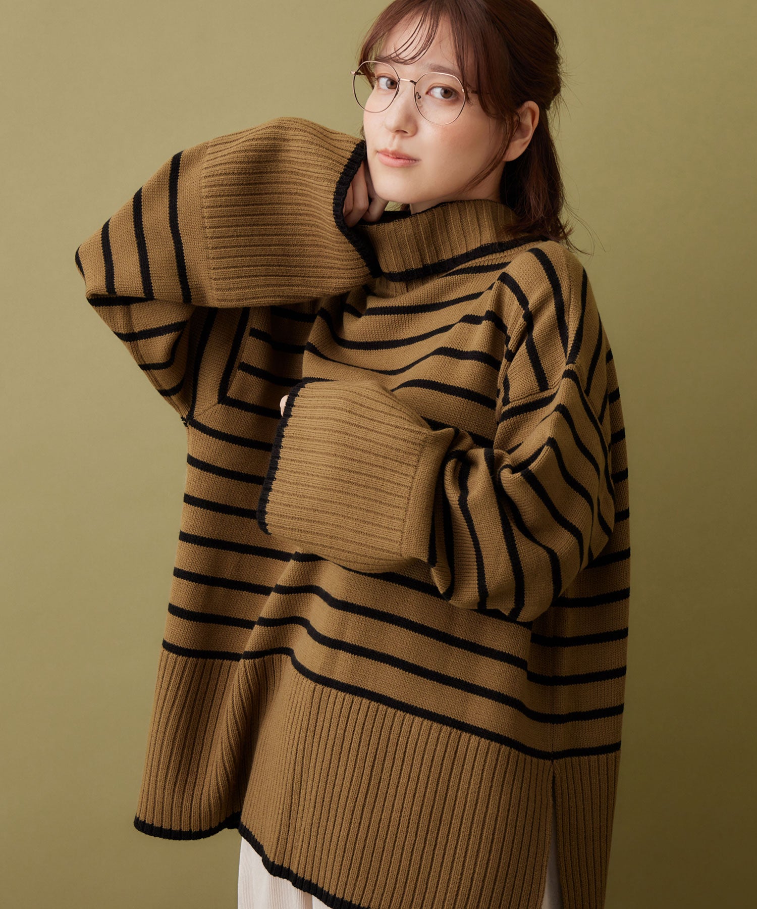 ヴィオラ エ ヴィオラ Viola e Viola タートルネックボーダー柄ニットトップス,モカ系