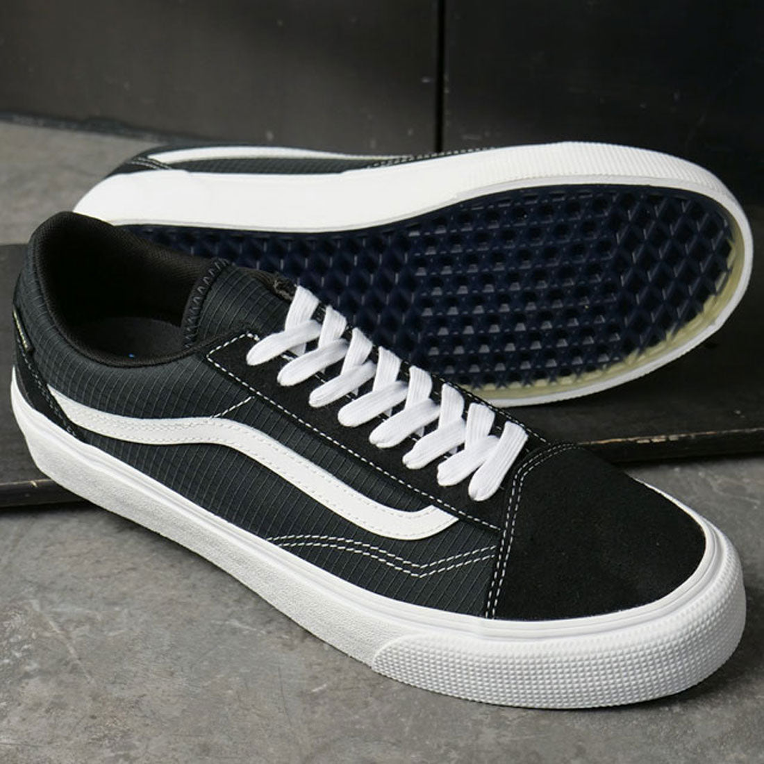 ヴァンズ VANS Old Skool GORE-TEX BLACK/TRUE-WHITE [VN0009QGBPB]