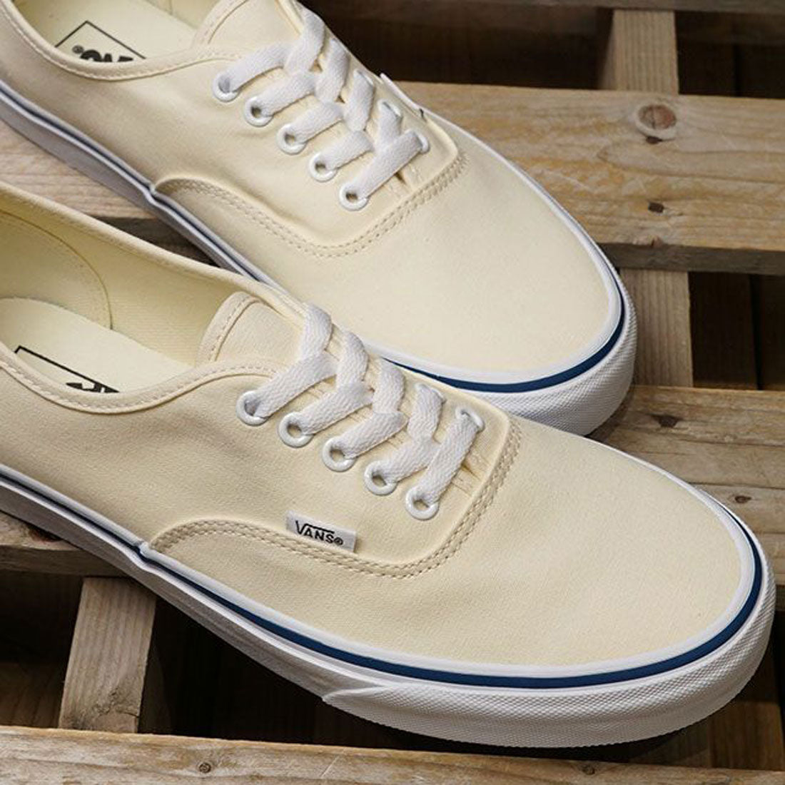 ヴァンズ VANS AUTHENTIC WHITE [VN000EE3WHT]