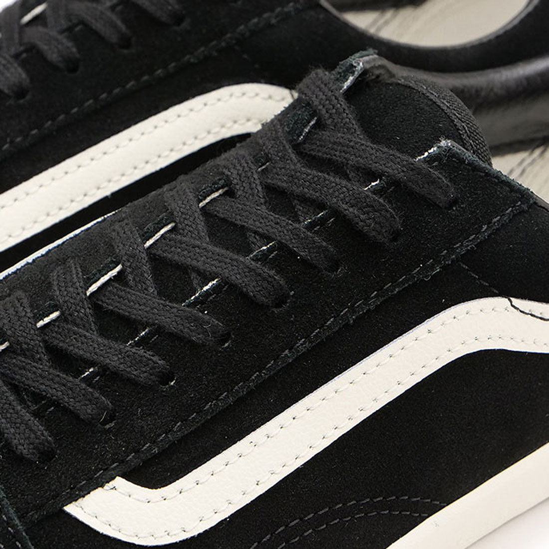 ヴァンズ VANS Old Skool Low pro BLACK/MARSHMALLOW [VN000D0E1KP FW24]
