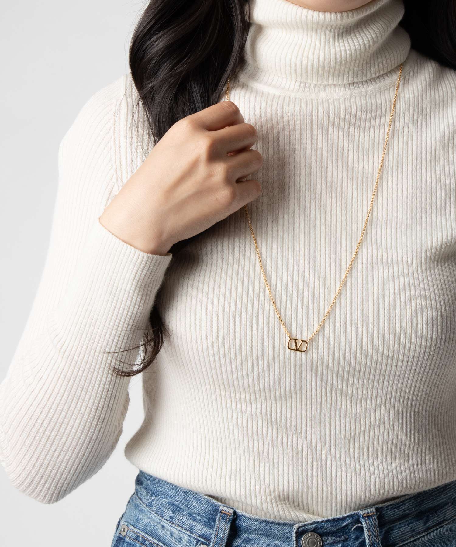 Valentino VALENTINO 5W2J0Q37MET Necklace VLOGO SIGNATURE Women's Accessories Garavani V Logo Signature Pendant NECKLACE CS4